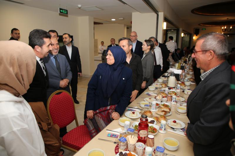 ASBÜ’de Toplumsal Destek ve Dayanışma İftar Yemeği Düzenlendi