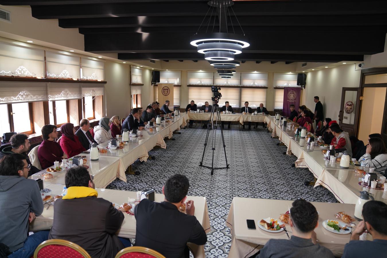 Rektörümüz Prof. Dr. Musa Kazım Arıcan Depremden Etkilenen Öğrencilerimizle Buluştu