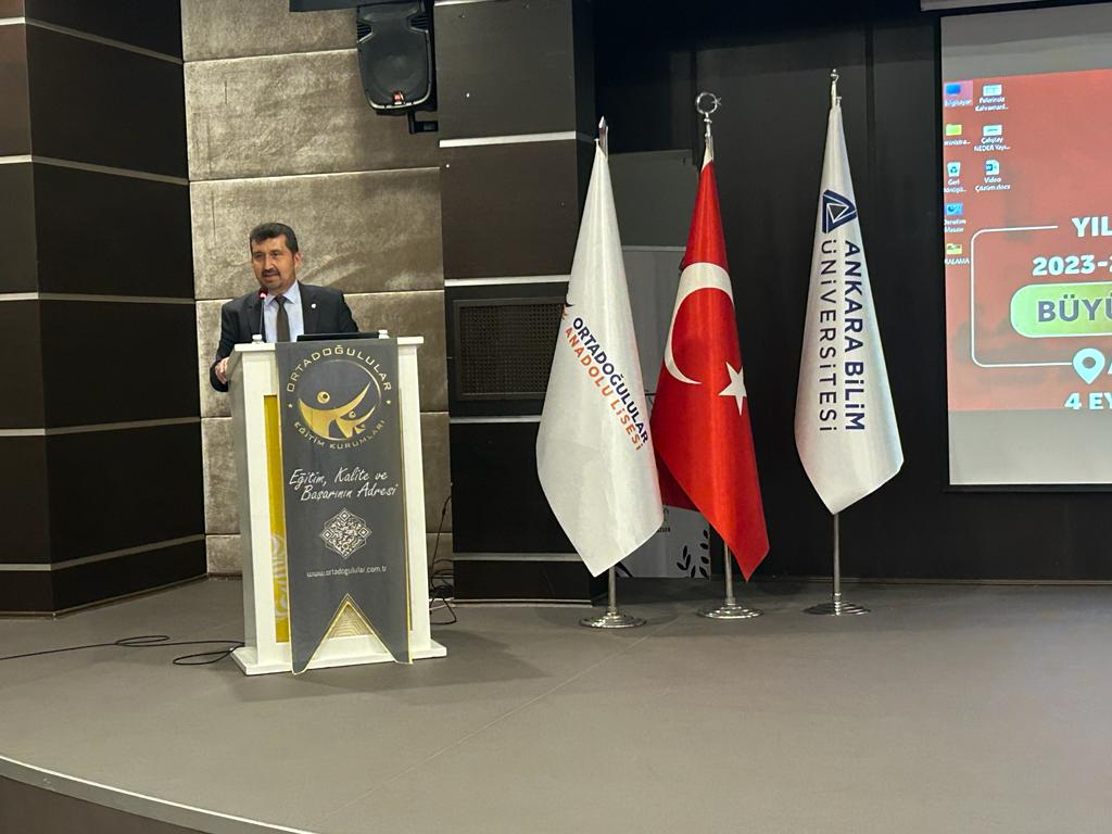 Prof. Dr. Musa Kazım Arıcan, Büyük Öğretmen Çalıştayı’na “Cumhuriyetin 100. Yılında Eğitimci Olmak” konu başlıklı konuşmasıyla katıldı. 