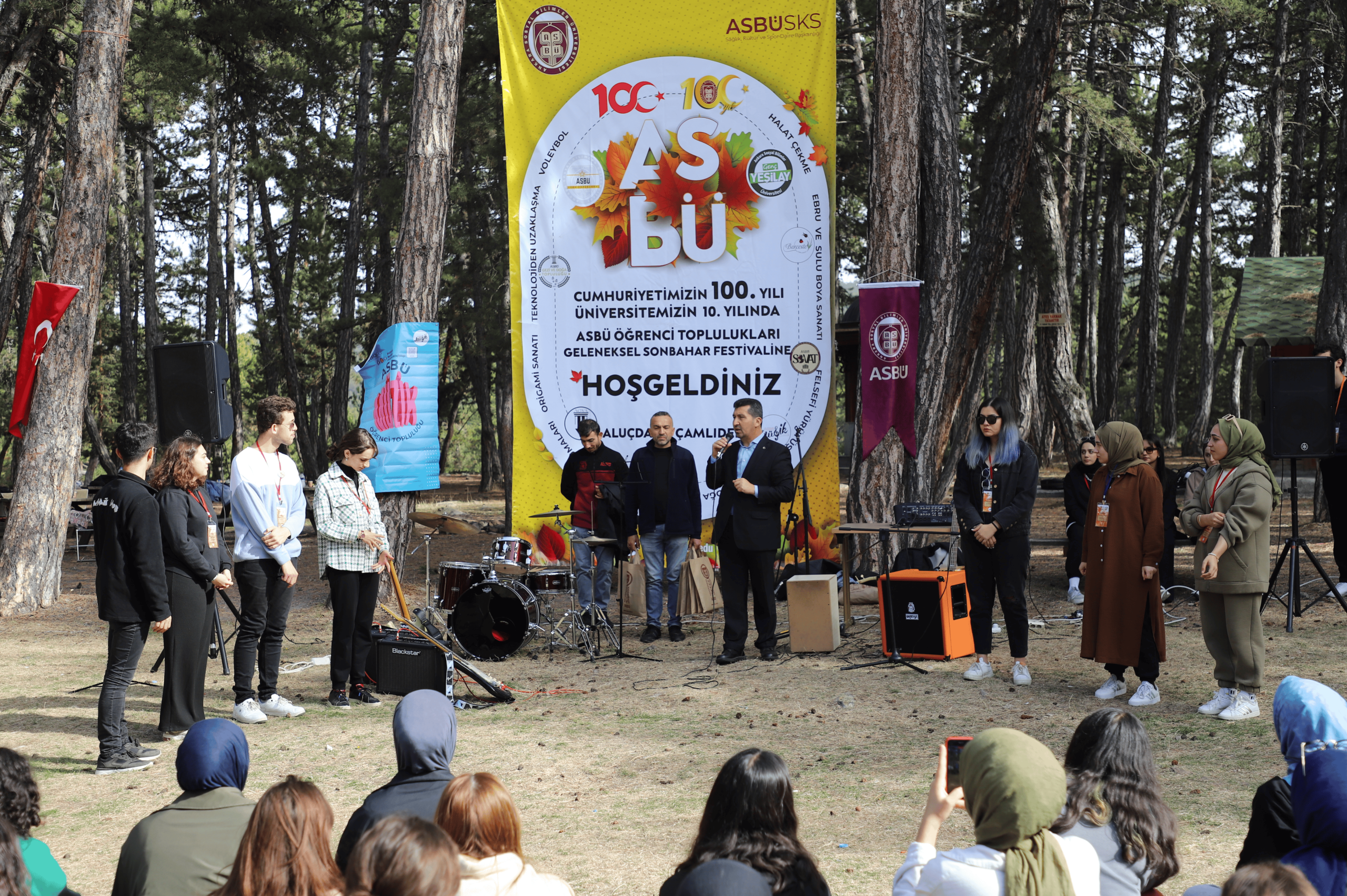 ASBÜ Öğrenci Toplulukları Geleneksel Sonbahar Festivali Rektörümüz Prof. Dr. Musa Kazım ARICAN’ın katılımı ile  gerçekleştirildi.