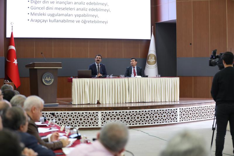 İlahiyat/İslami İlimler Fakültelerinde Niteliği Geliştirme Toplantısı Düzenlendi