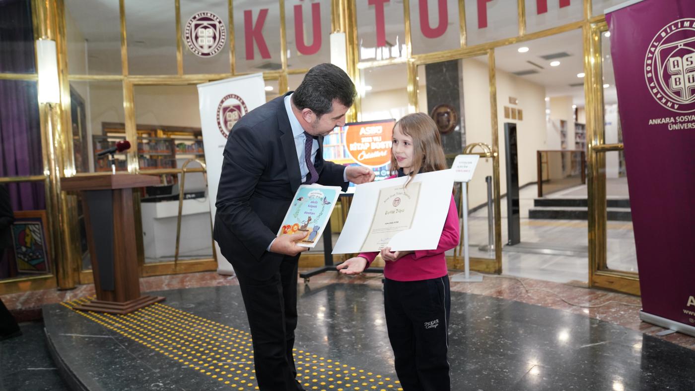 ASBÜ Kütüphanesi Tarafından 2023 Yılı Kitap Dostu Ödül Töreni Gerçekleştirildi
