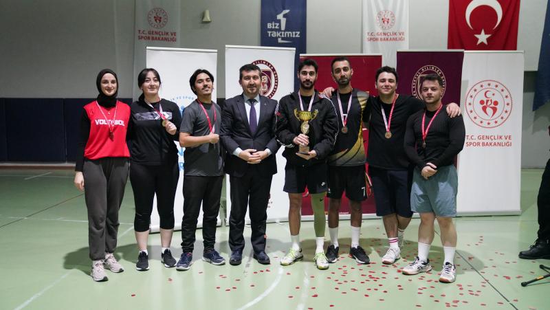 ASBÜ Spor Öğrenci Topluluğu Tarafından Voleybol Turnuvası Final Maçı Gerçekleştirildi