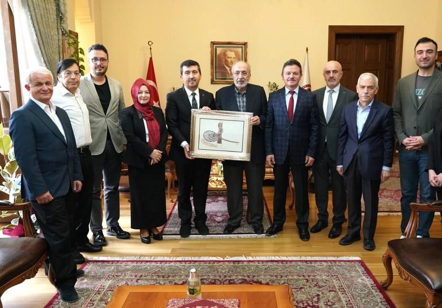 TYB Yönetim Kurulu Üyeleri Rektör Arıcan’ı ziyaret etti