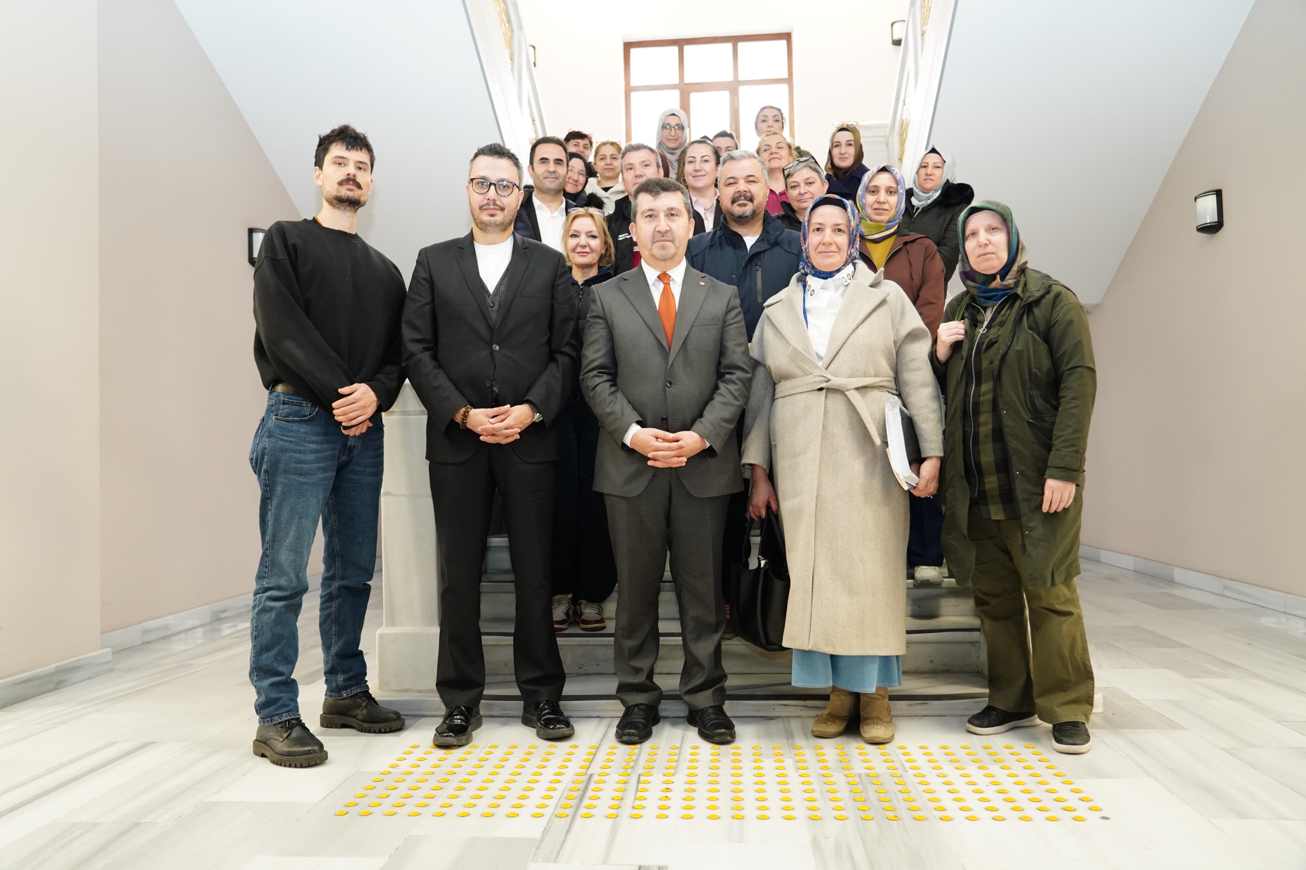 Genç Kalemlerin Ufku Masaya Yatırıldı: Bilge Yazarlar Projesi Öğretmenleri ile ASBÜ’de İstişare Toplantısı