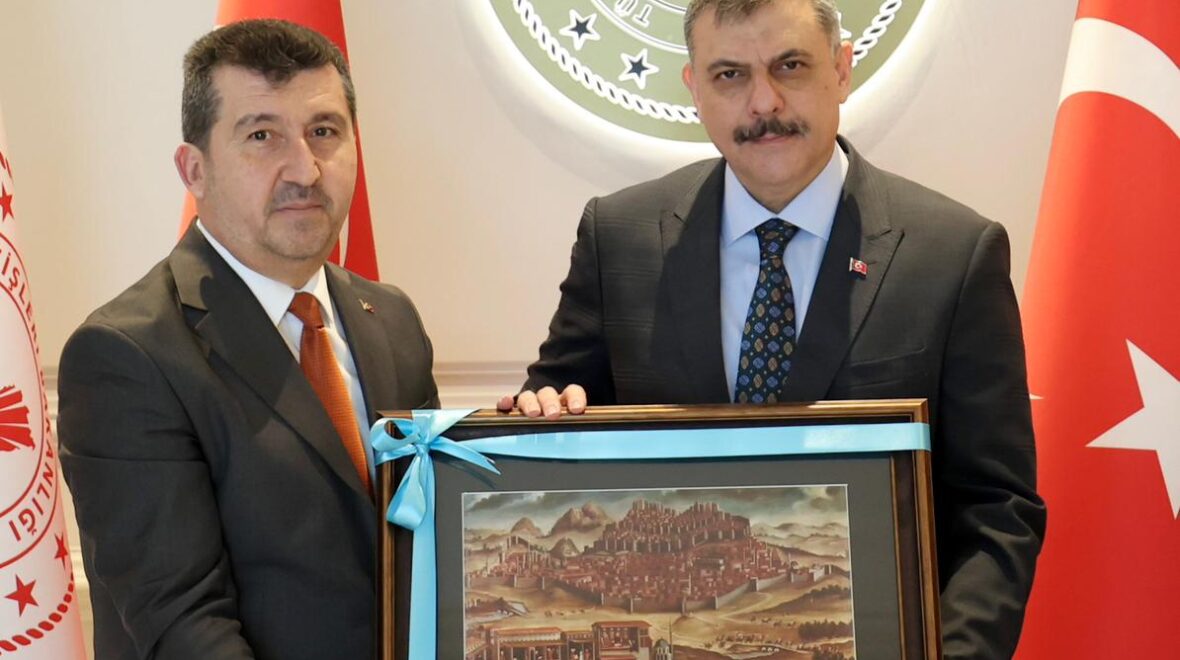 ASBÜ Rektörü Arıcan’dan İçişleri Bakanı Mustafa Çiftçi’ye Nezaket Ziyareti