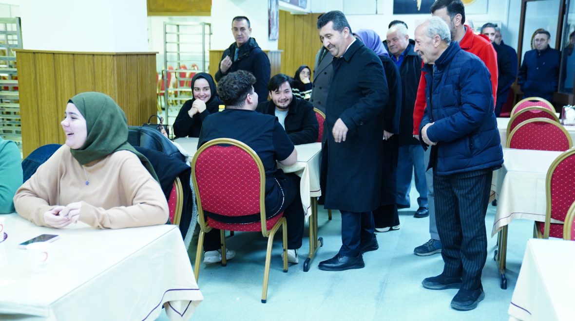 Gönül Köprüleri İftar Sofrasında Kuruldu: Gençlikle Baş Başa Bir Ramazan Akşamı