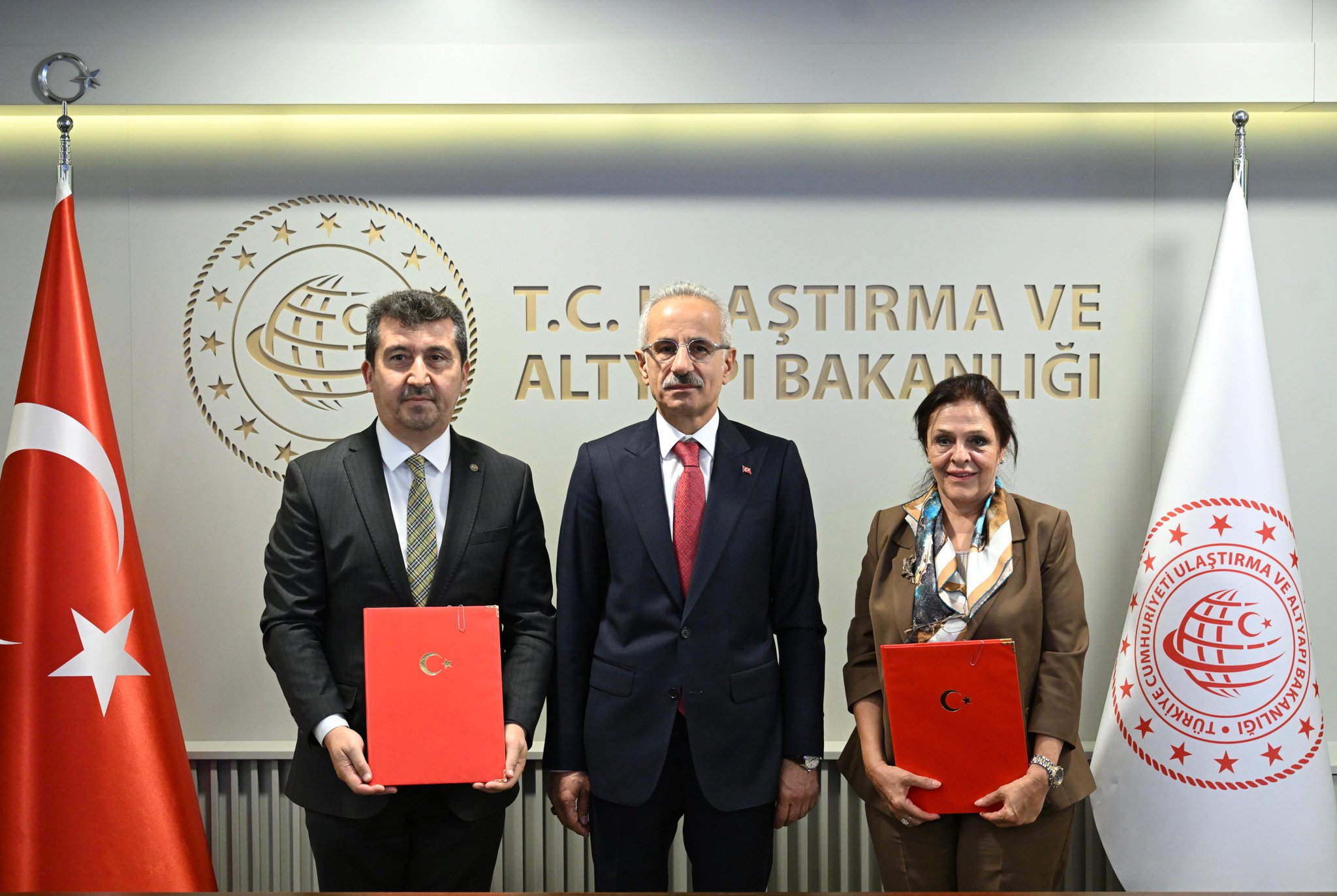 Üniversitemiz ile T.C. Ulaştırma ve Altyapı Bakanlığı Arasında İş birliği Protokolü” İmzalandı