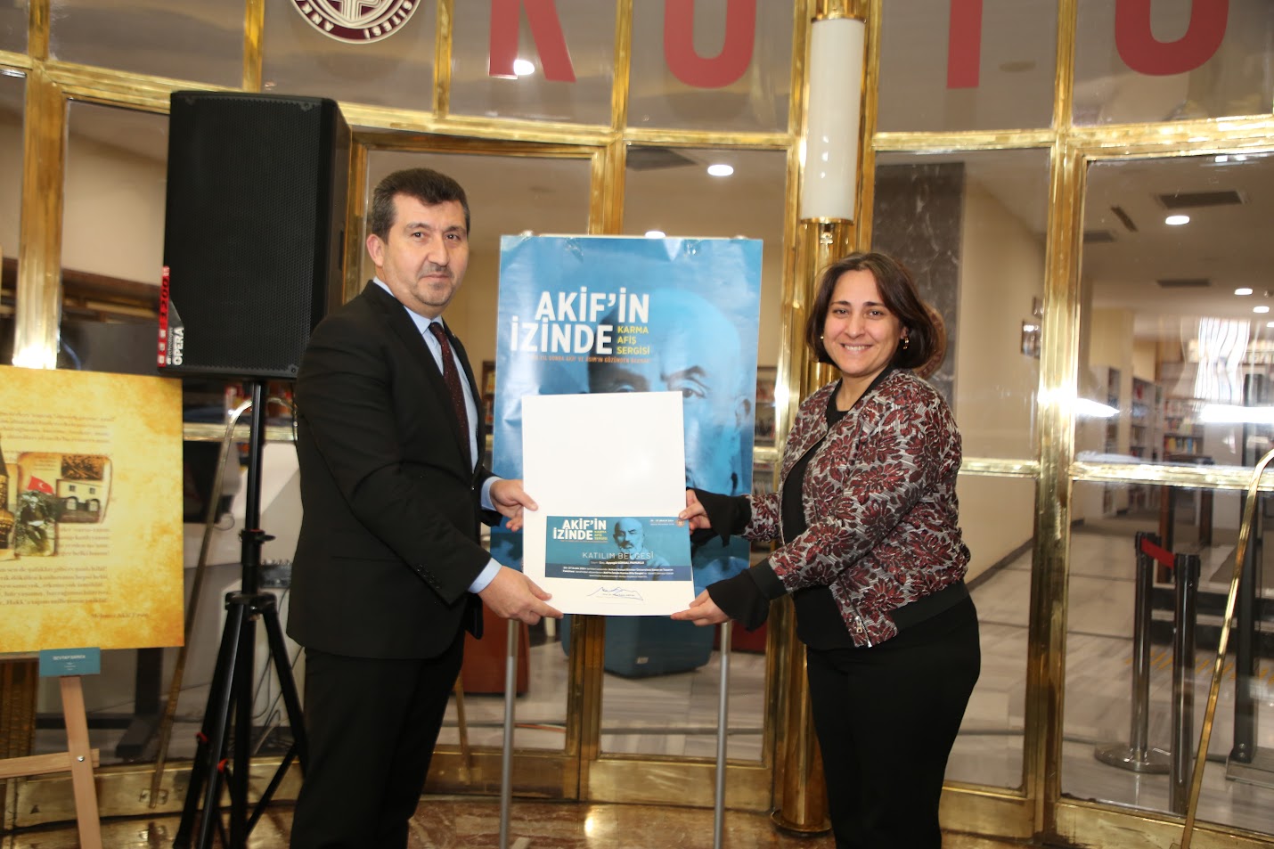 “Akif’in İzinde” Karma Afiş Sergisi ASBÜ’de Sergileniyor