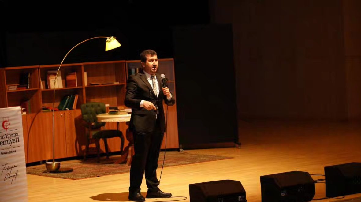 100. Yılında Beklenen Nesil, Asımın Nesli” Anma Programı 26 Aralık 2024 Perşembe günü saat 19.00’da Melike Hatun Camii Konferans Salonu’nda gerçekleştirildi.