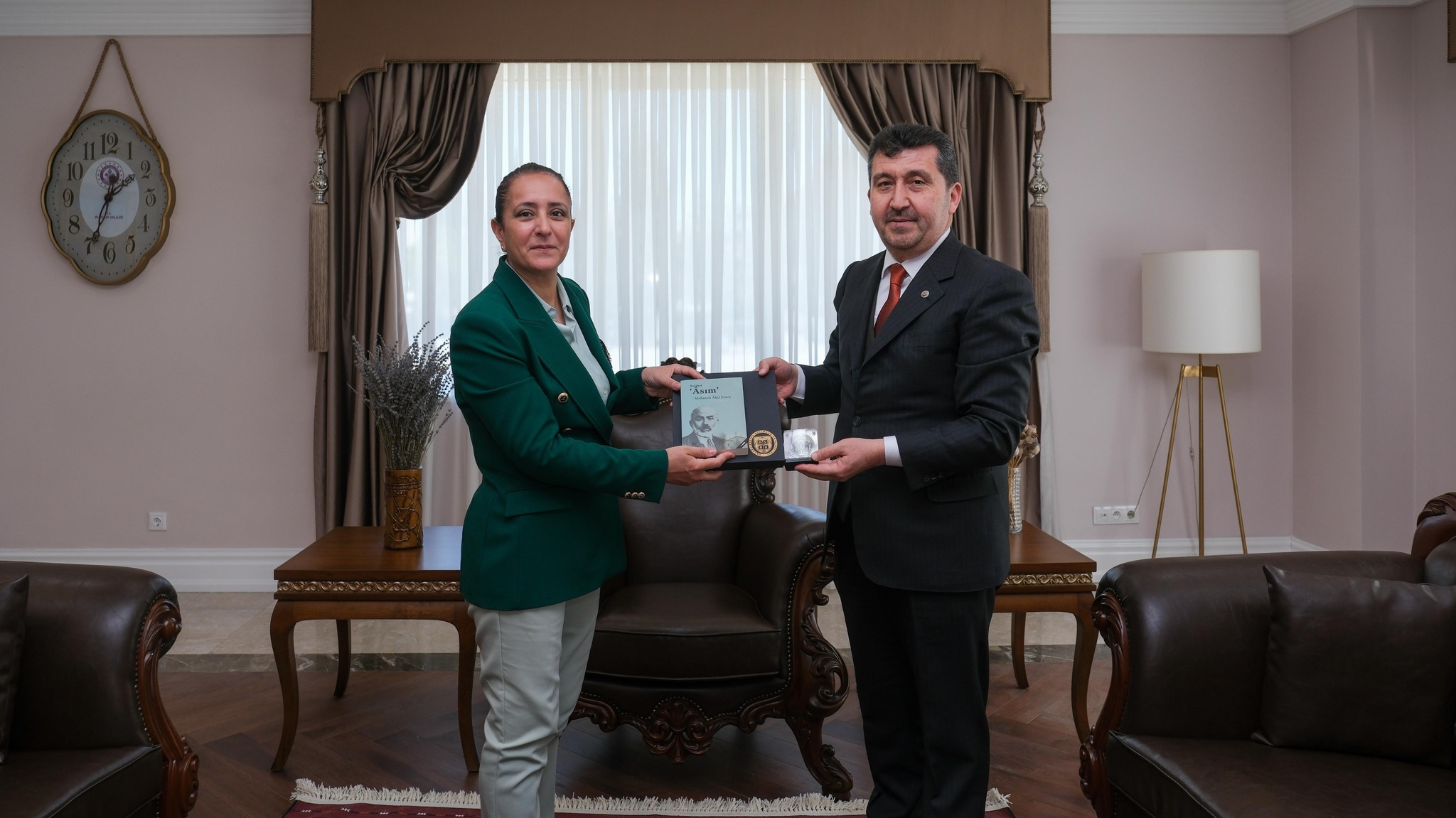 Ankara Sosyal Bilimler Üniversitesi Rektörü Prof. Dr. Kazım Arıcan Burdur Valiliği’de Sayın Tülay BAYDAR BİLGİHAN ile makamında bir araya geldi