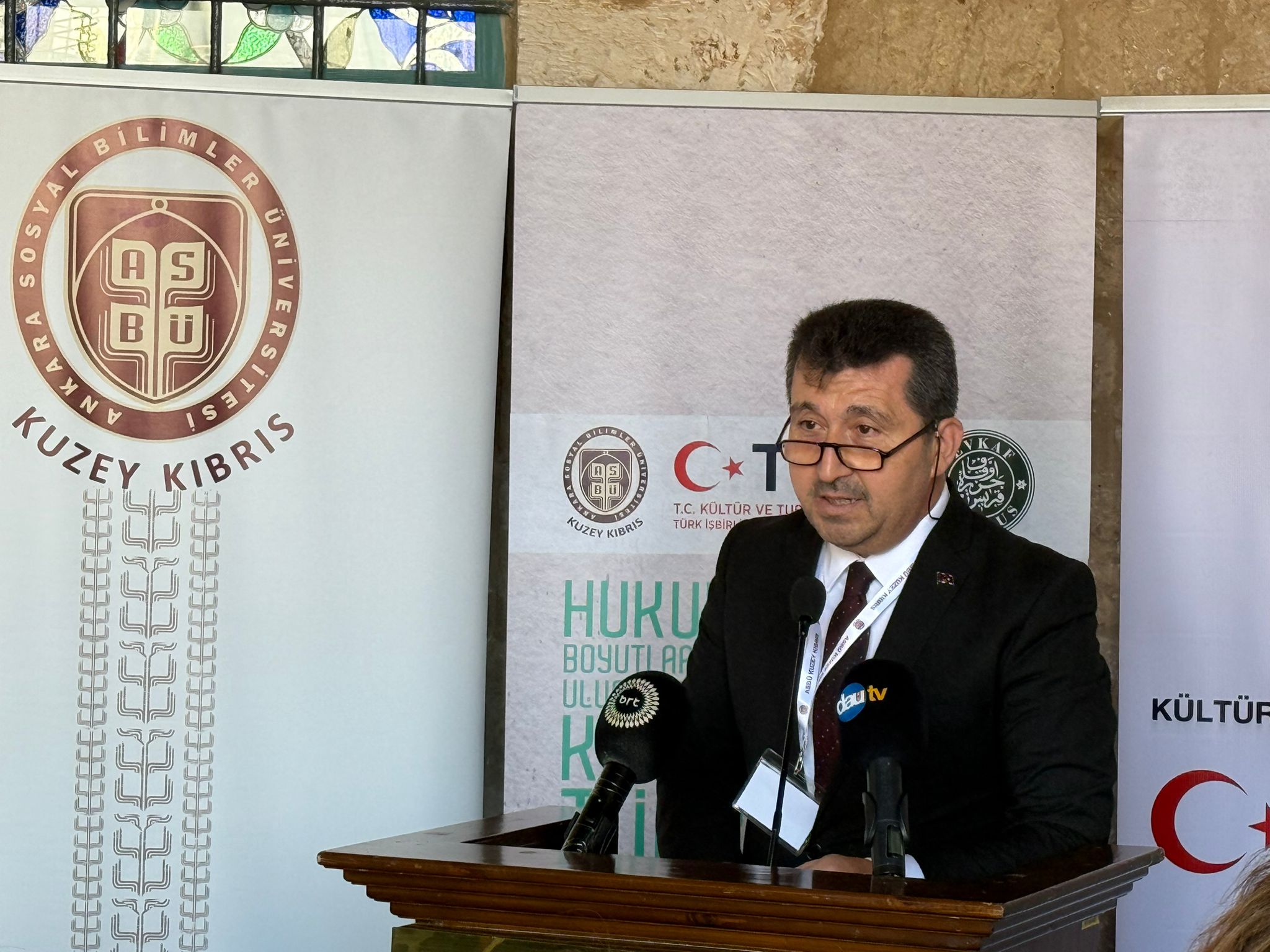 ASBÜ Kuzey Kıbrıs’ta ‘Vakıf Sempozyumu’nun” İlk Günü Sona Erdi