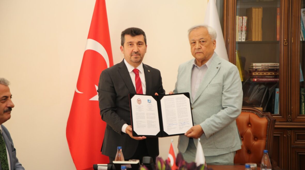 ASBÜ ile Kazakistan Yazarlar Birliği Arasında İş Birliği Protokolü İmzalandı