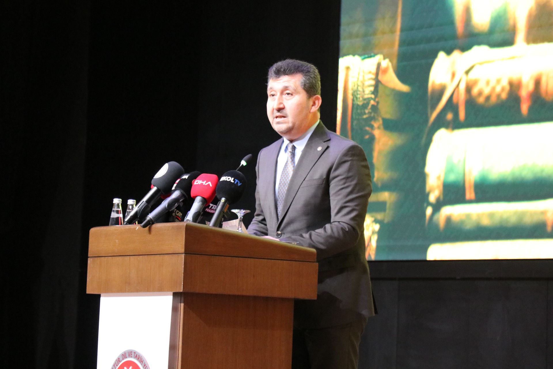 “Türkçe Şûrası – 2 Hukuk Dili Çalıştayı Protokol Konuşmaları ile Başladı”