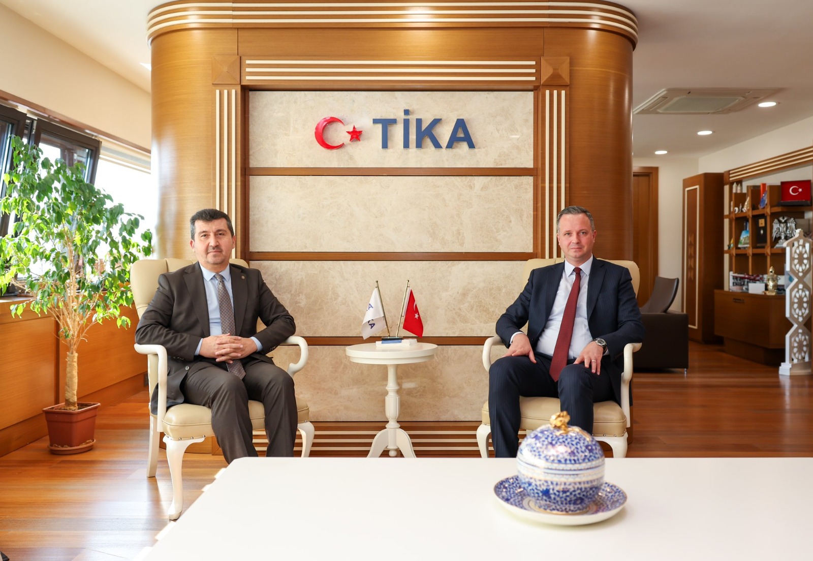 ASBÜ Heyeti TİKA Başkanı ile Bir Araya Geldi