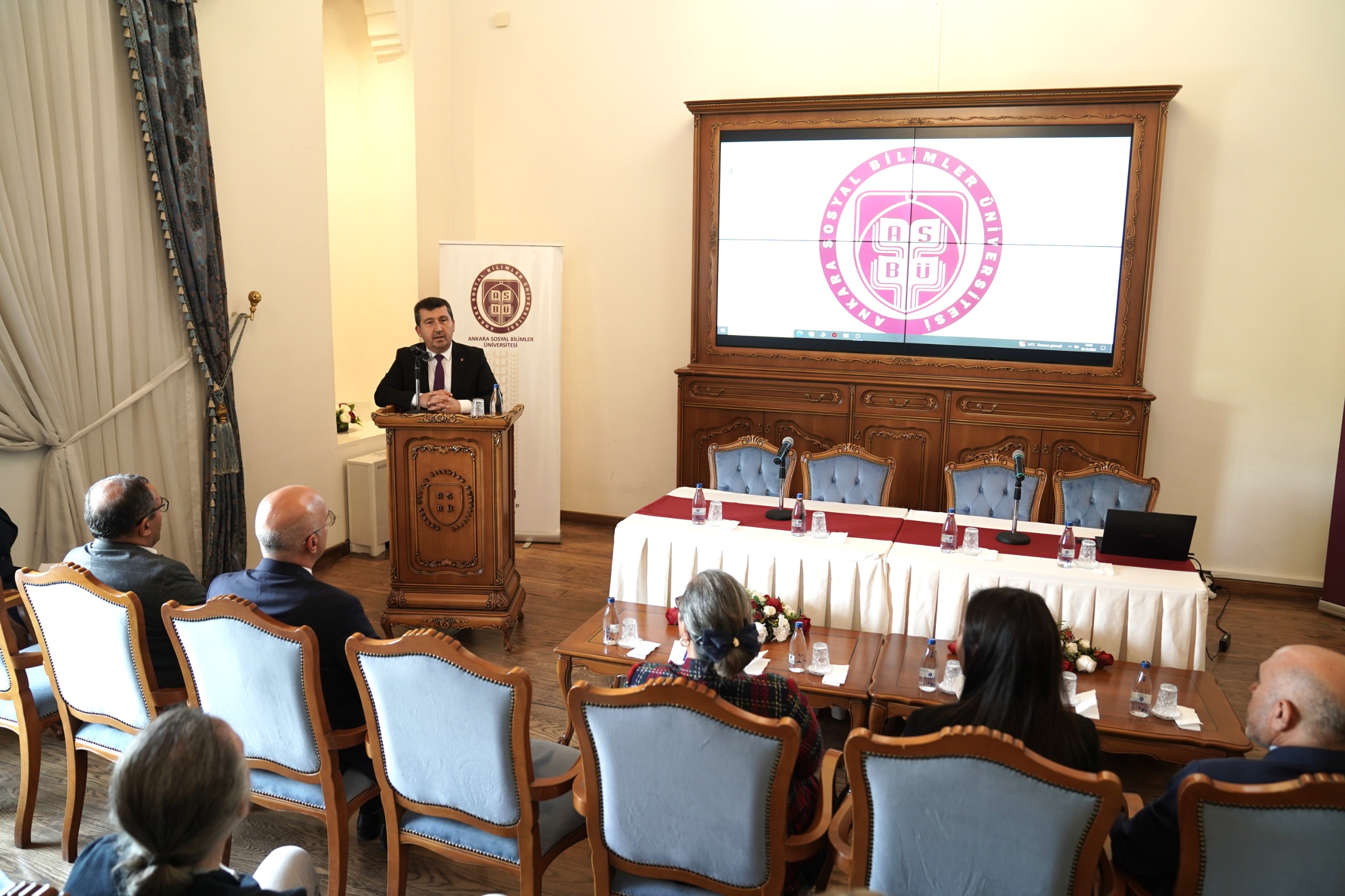 ASBÜ ile Ticaret Bakanlığı Arasında Eğitim Hizmetleri İhracatına Yönelik İş Birliği Toplantısı Gerçekleştirildi