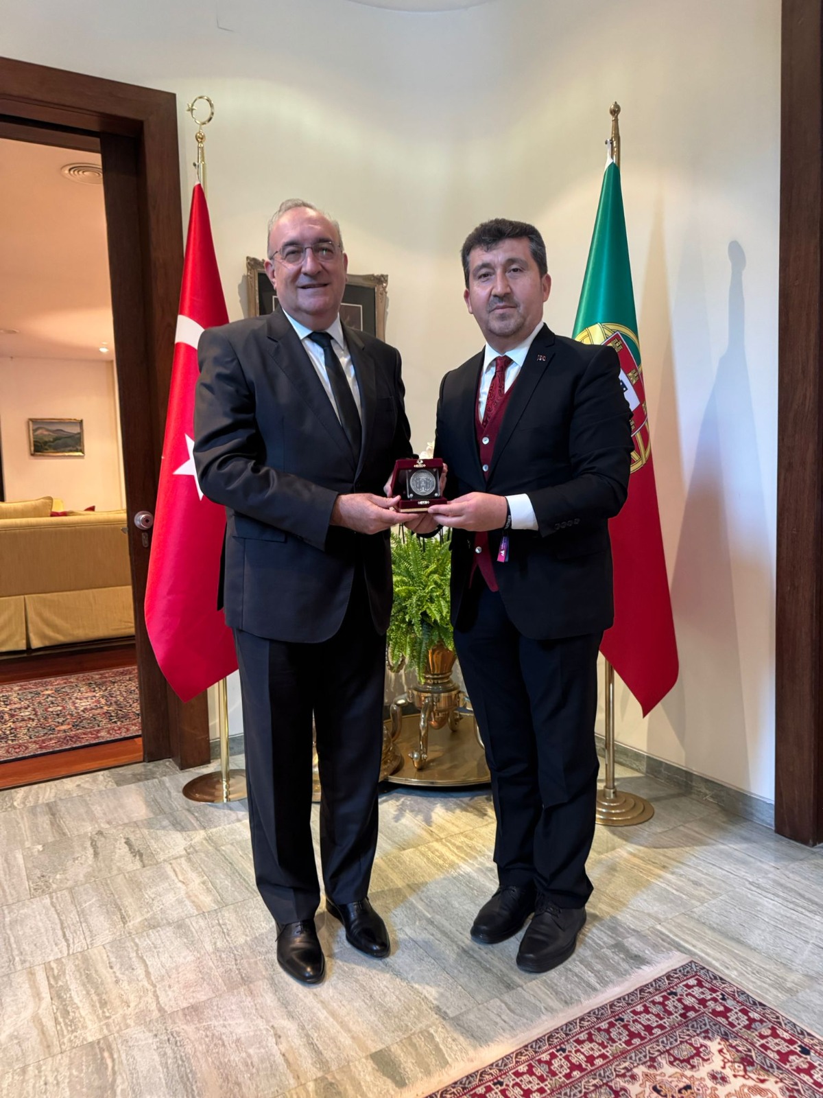 ASBÜ Heyetinden Portekiz Büyükelçiliğine Ziyaret