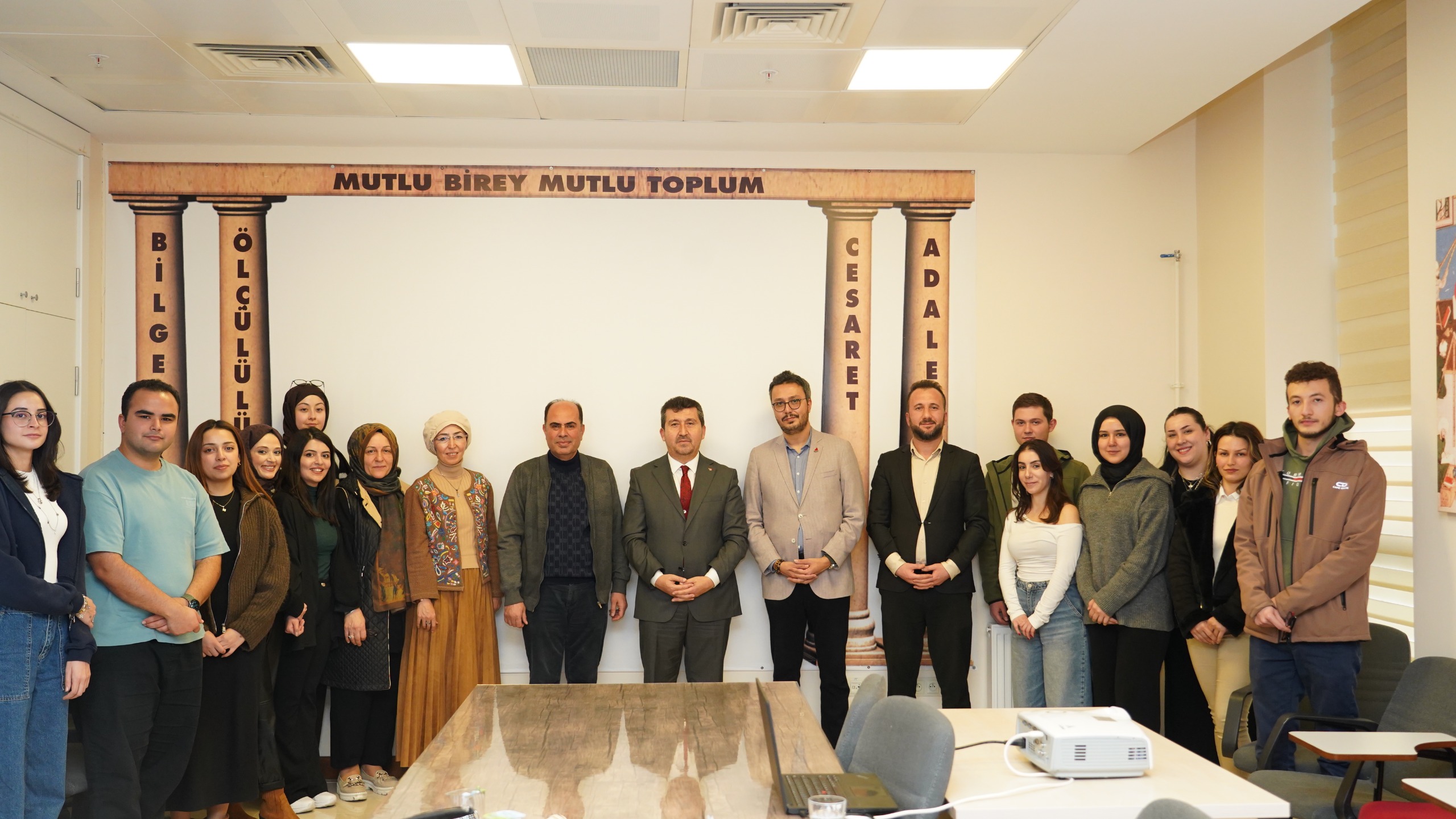 ASBÜ Rektörü Prof. Dr. Musa Kazım Arıcan, Spinoza Felsefesini “Dünden Bugüne” Başlığıyla Değerlendirdi