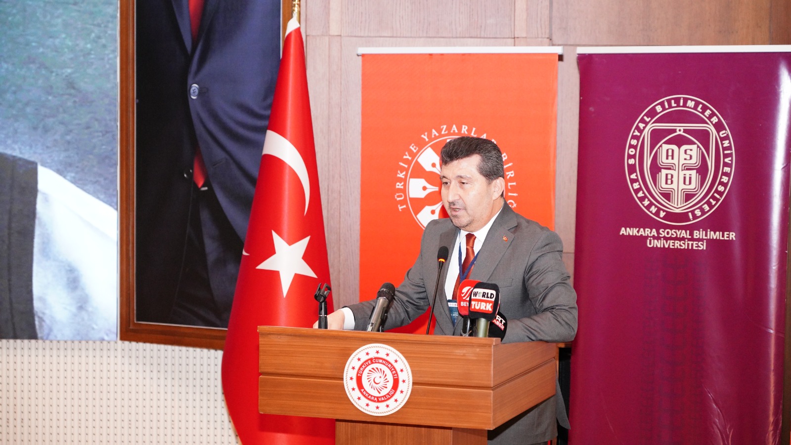 Milletlerarası D. Mehmet Doğan Bilgi Şöleni’nin İlk Günü Tamamlandı