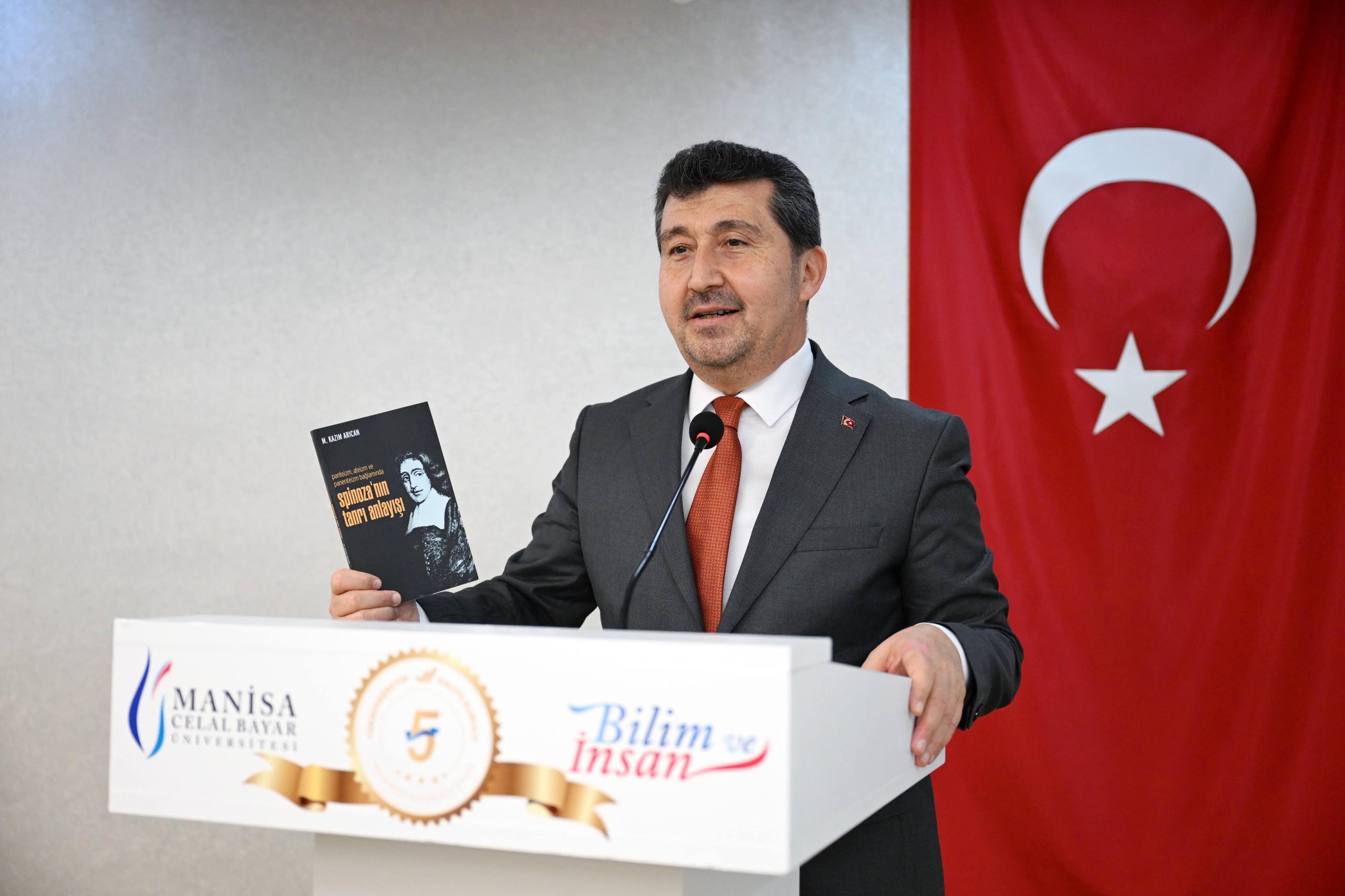 ASBÜ Rektörü Prof. Dr. Musa Kazım Arıcan’dan “Spinoza ve Felsefi Danışmanlık” Konferansı