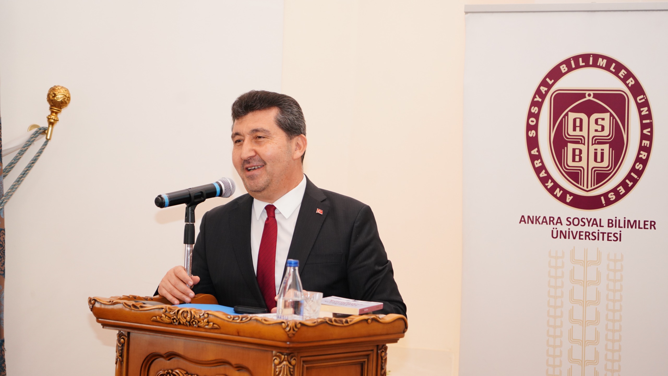 “15 Aralık Dünya Türk Dili Ailesi Günü” Konferansı ASBÜ’de Düzenlendi