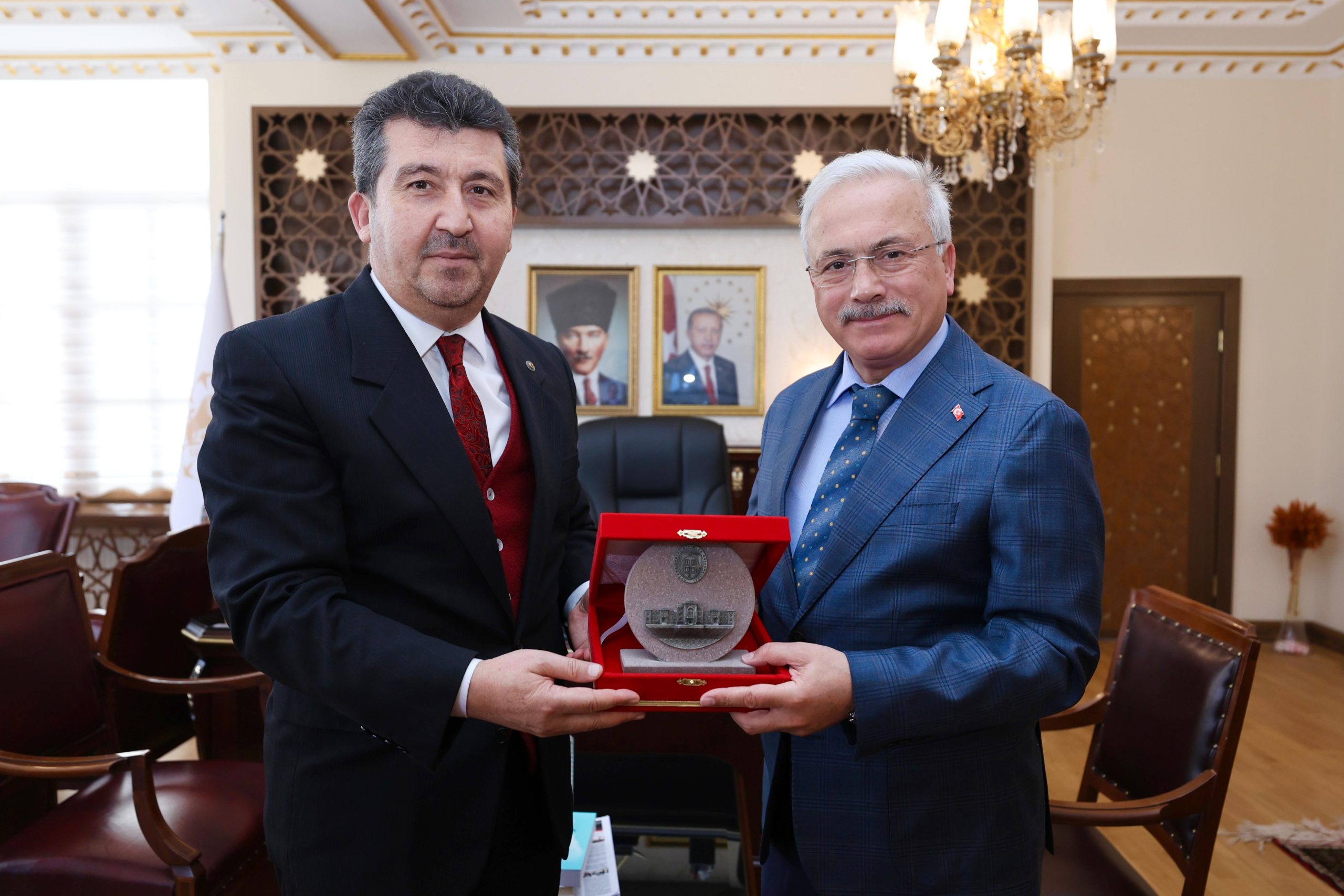 ASBÜ Rektörü Prof. Dr. Arıcan’dan Aksaray Valisi Mehmet Ali Kumbuzoğlu’na Ziyaret