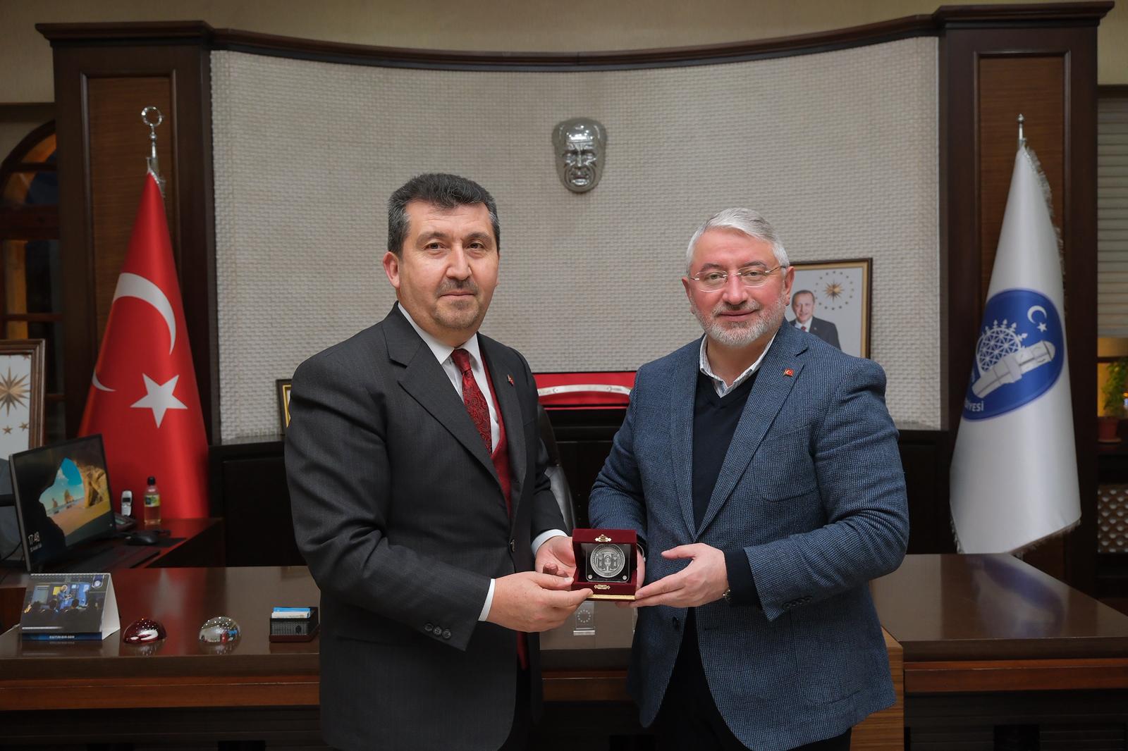 ASBÜ Rektörü Prof. Dr. Arıcan’dan Çorum Belediyesine Ziyaret