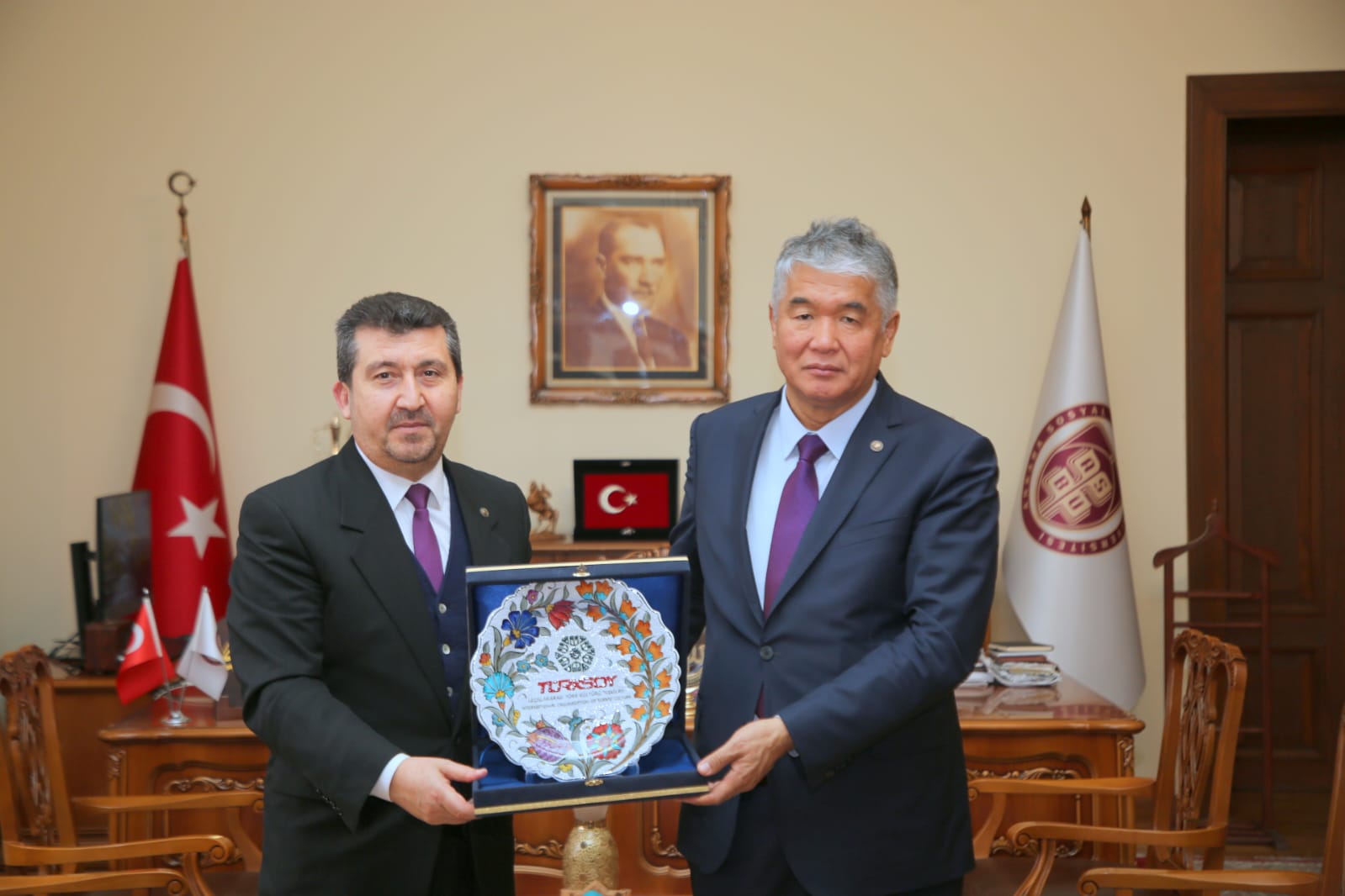 TÜRKSOY Genel Sekreteri Sultan Raev’den ASBÜ’ye Ziyaret