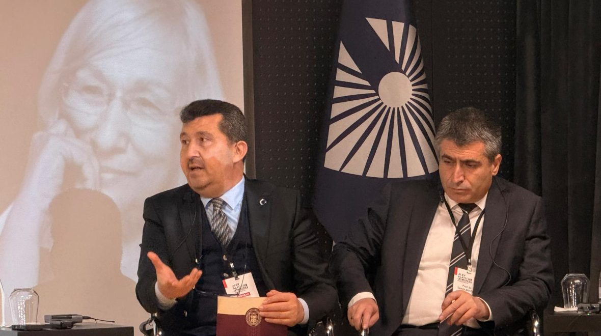 ASBÜ Rektörü Prof. Dr. Arıcan Alev Alatlı’yı Anlamak Sempozyumuna Katıldı