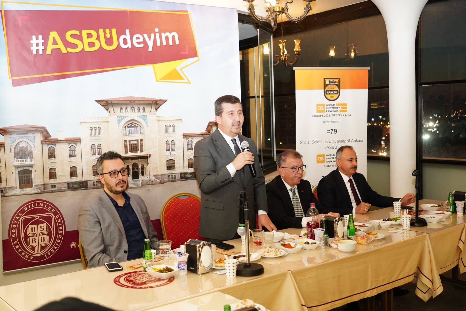 ASBÜ’de Ramazan İkliminde “Bilge Yazarlar” Buluşması