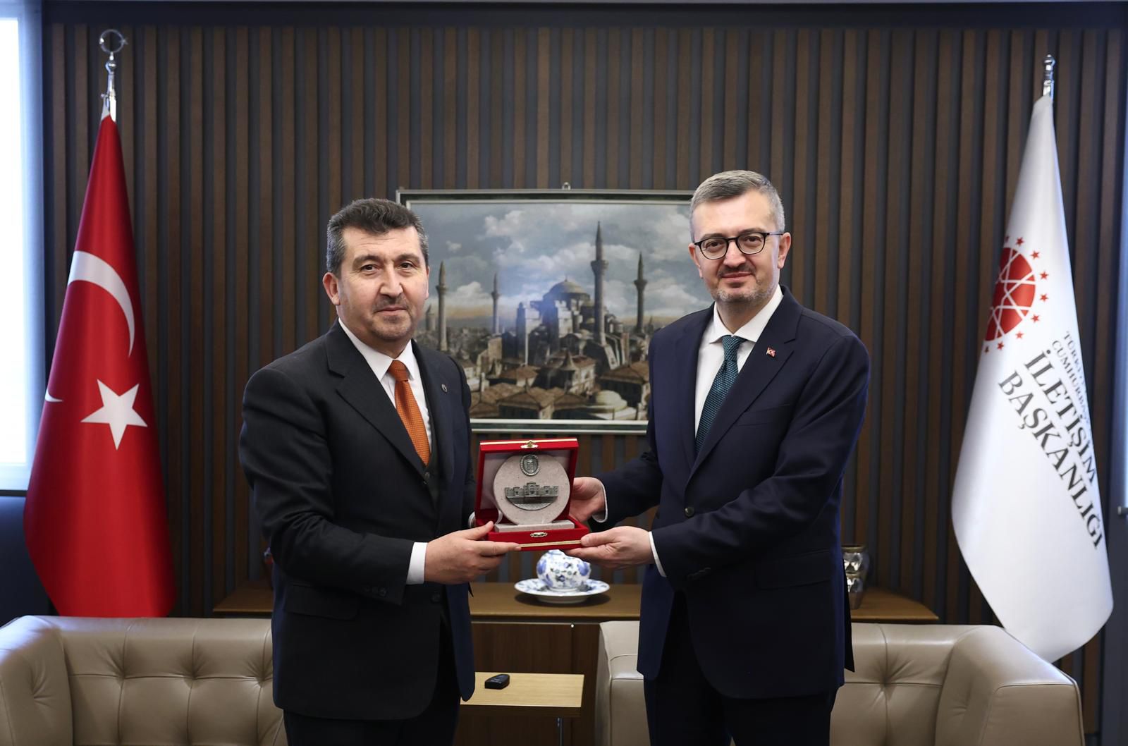 ASBÜ’den Cumhurbaşkanlığı İletişim Başkanı Duran’a Ziyaret