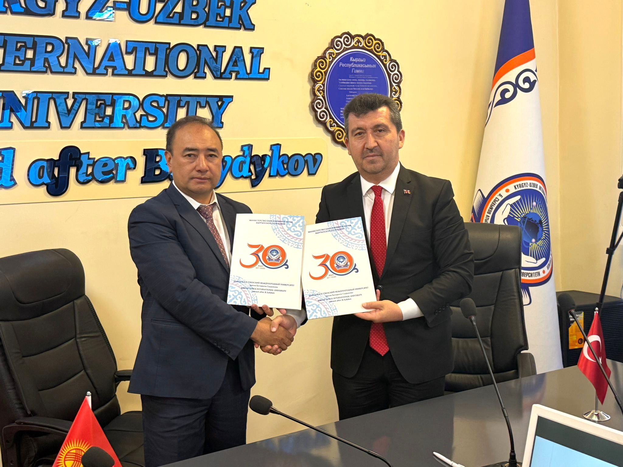 ASBÜ ile Kırgız-Özbek Uluslararası Batıralı Sıdıkov Üniversitesi Arasında İş Birliği Protokolü İmzalandı