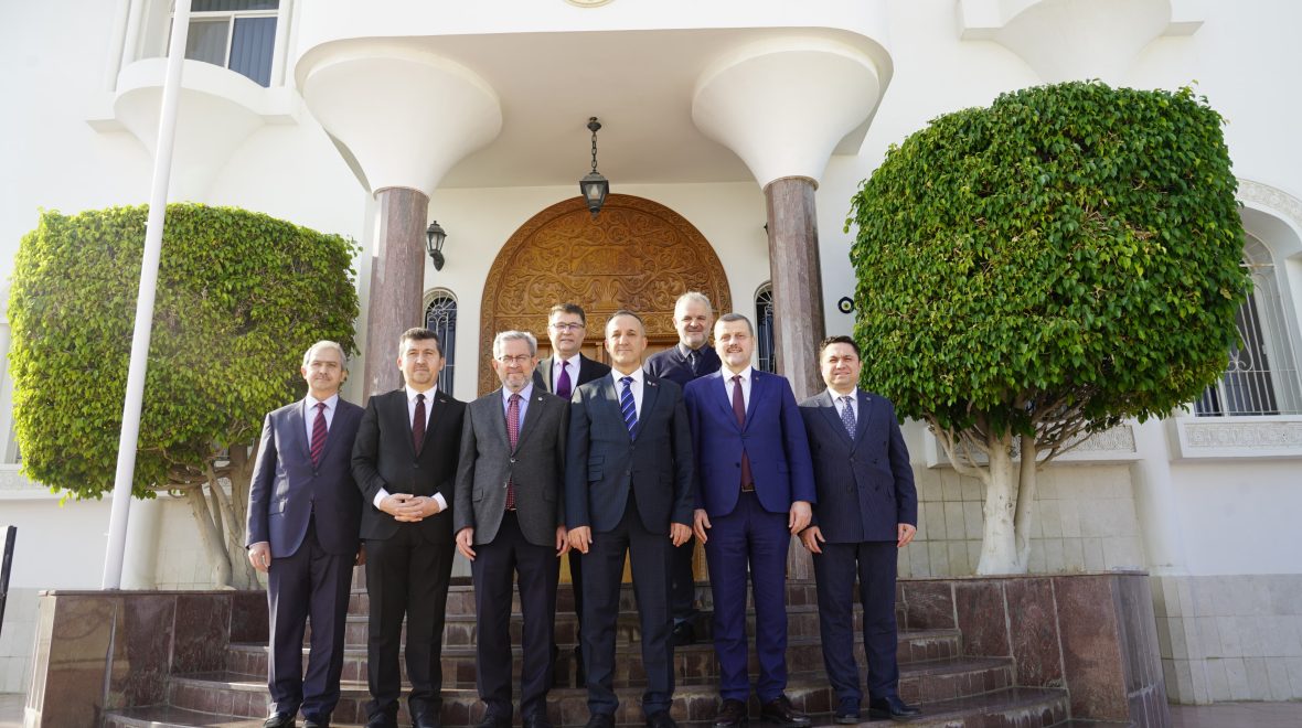 Üniversite Rektörleri, Umman Muskat Büyükelçisi ile Bir Araya Geldi