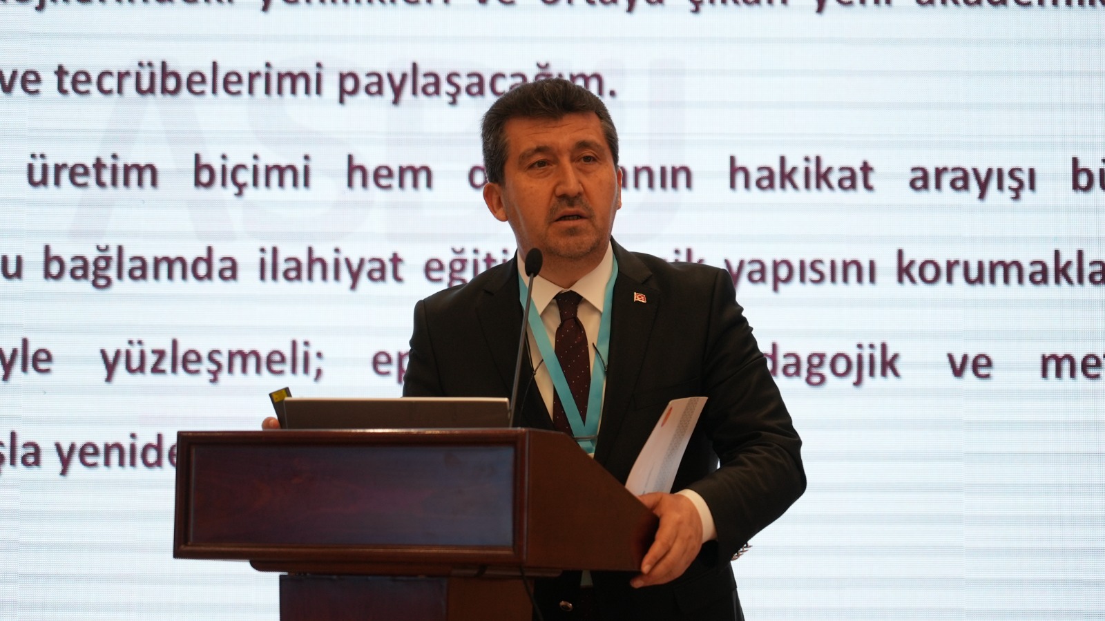 ASBÜ Rektörü Prof. Dr. Musa Kâzım Arıcan Bişkek’te “Orta Asya’da Din Eğitiminin Dünü Bugünü ve Yarını” Uluslararası Konferansı’nda Yeni Yönelimleri Anlattı
