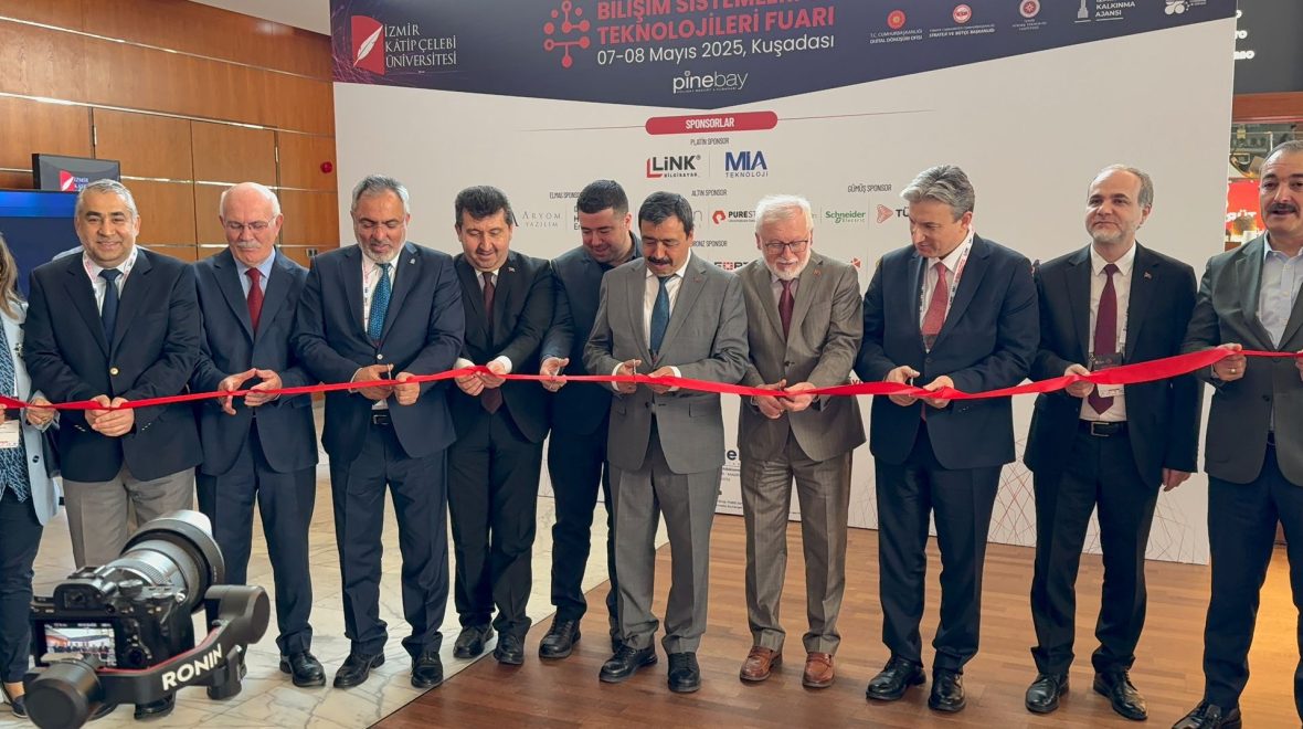 Bilişim Sistemleri ve Teknolojileri Fuarı’nın açılışı, 7 Mayıs 2025 Çarşamba günü gerçekleştirildi.