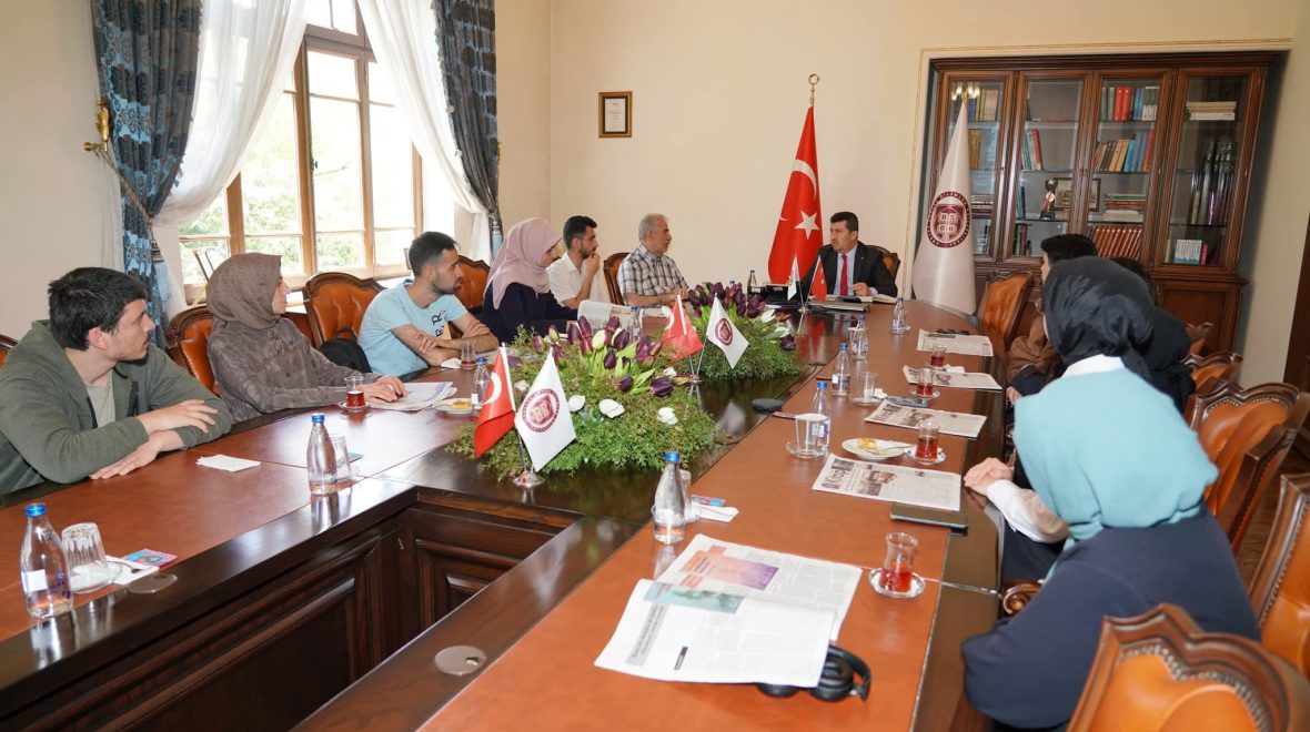 ASBÜ Rektörü Prof. Dr.Musa Kazım Arıcan, Genç Yazarlarla Buluştu