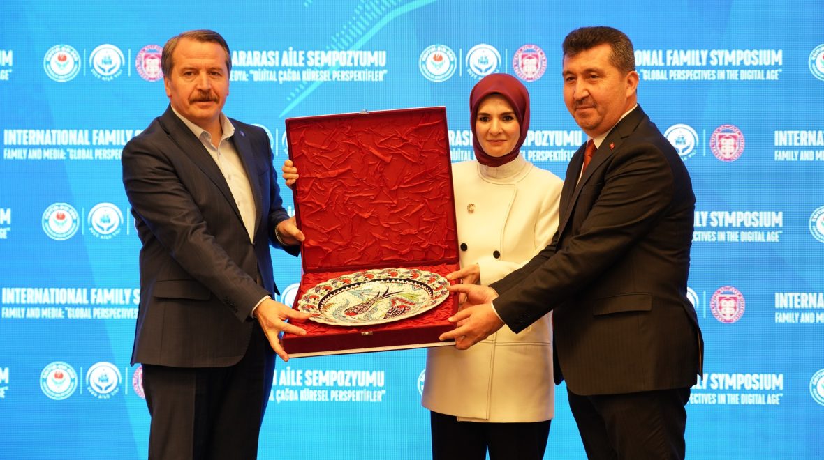 T.C. Aile ve Sosyal Hizmetler Bakanı Mahinur Özdemir Göktaş, “Aile ve Medya: Dijital Çağda Küresel Perspektifler” Sempozyumunda Konuştu