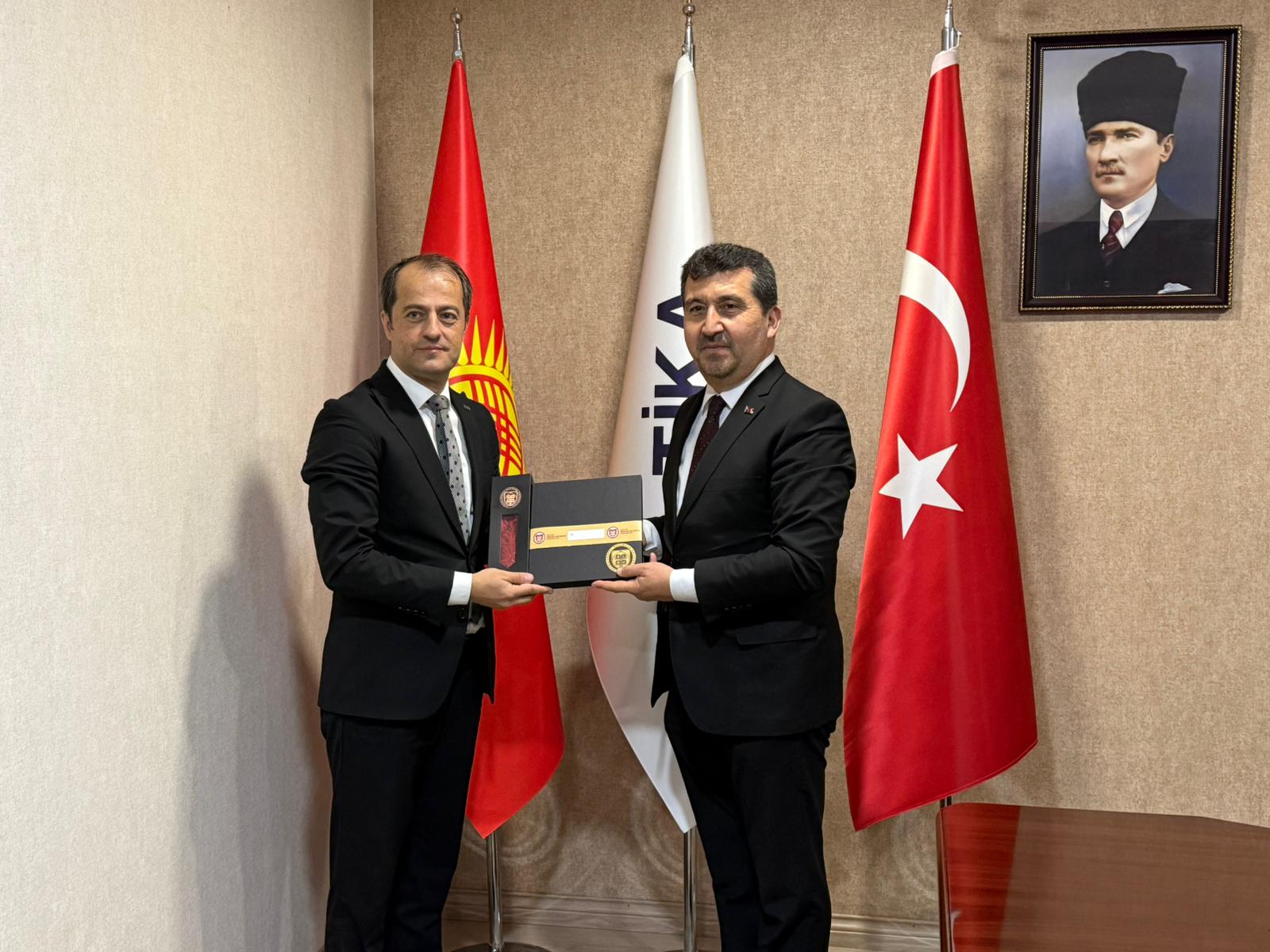 ASBÜ Rektörü ve Kırgızistan TİKA Koordinatörü’nden Sosyokent Görüşmesi