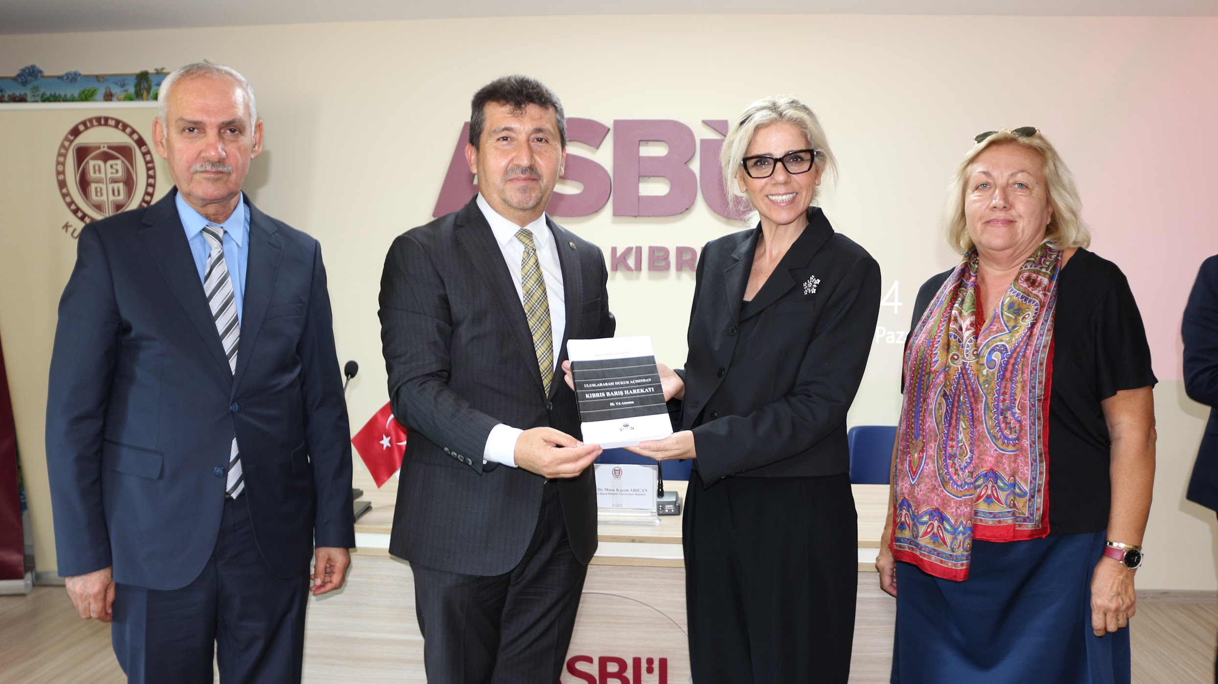 ASBÜ Rektörü Prof. Dr. Musa Kazım Arıcan, ASBÜ KKTC Yerleşkesi Akademisyenlerle Bir Araya Geldi