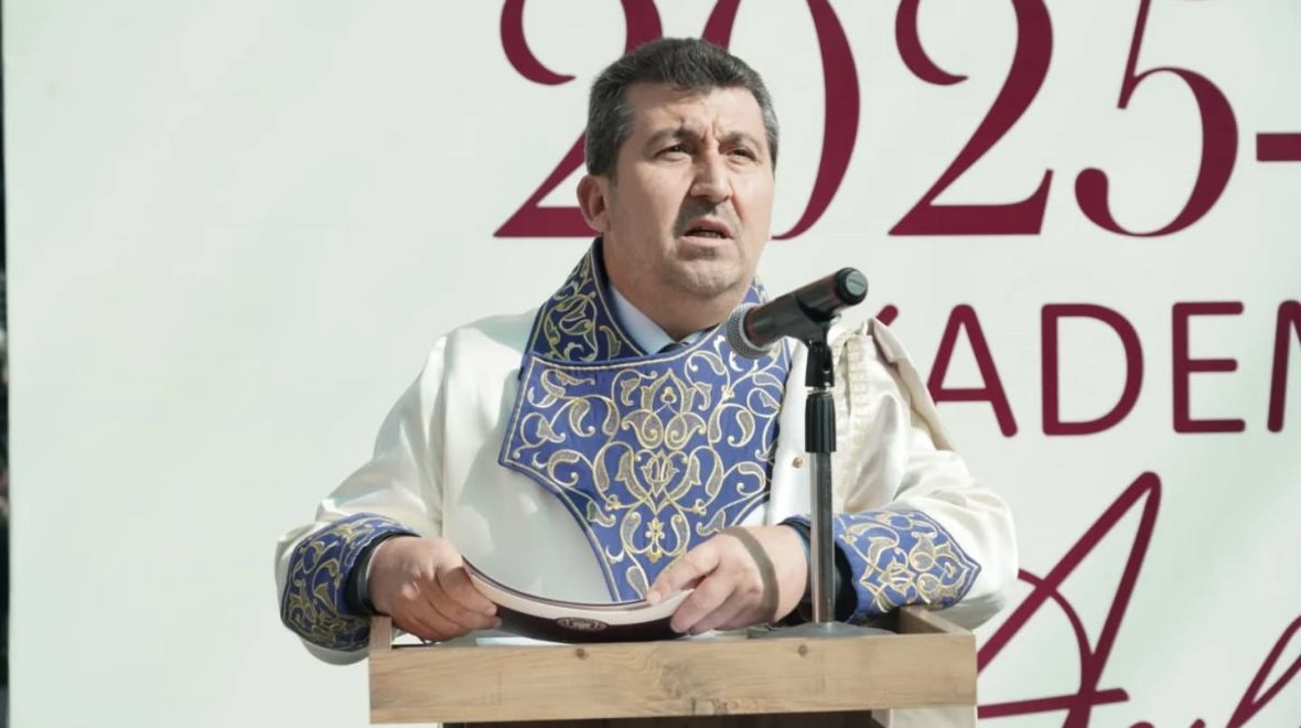 ASBÜ 2025-2026 Akademik Yılı Açılış Töreni Gerçekleştirildi “Gazze’den İnsanlığa: Vicdanın ve Bilimin Ortak Çağrısı”