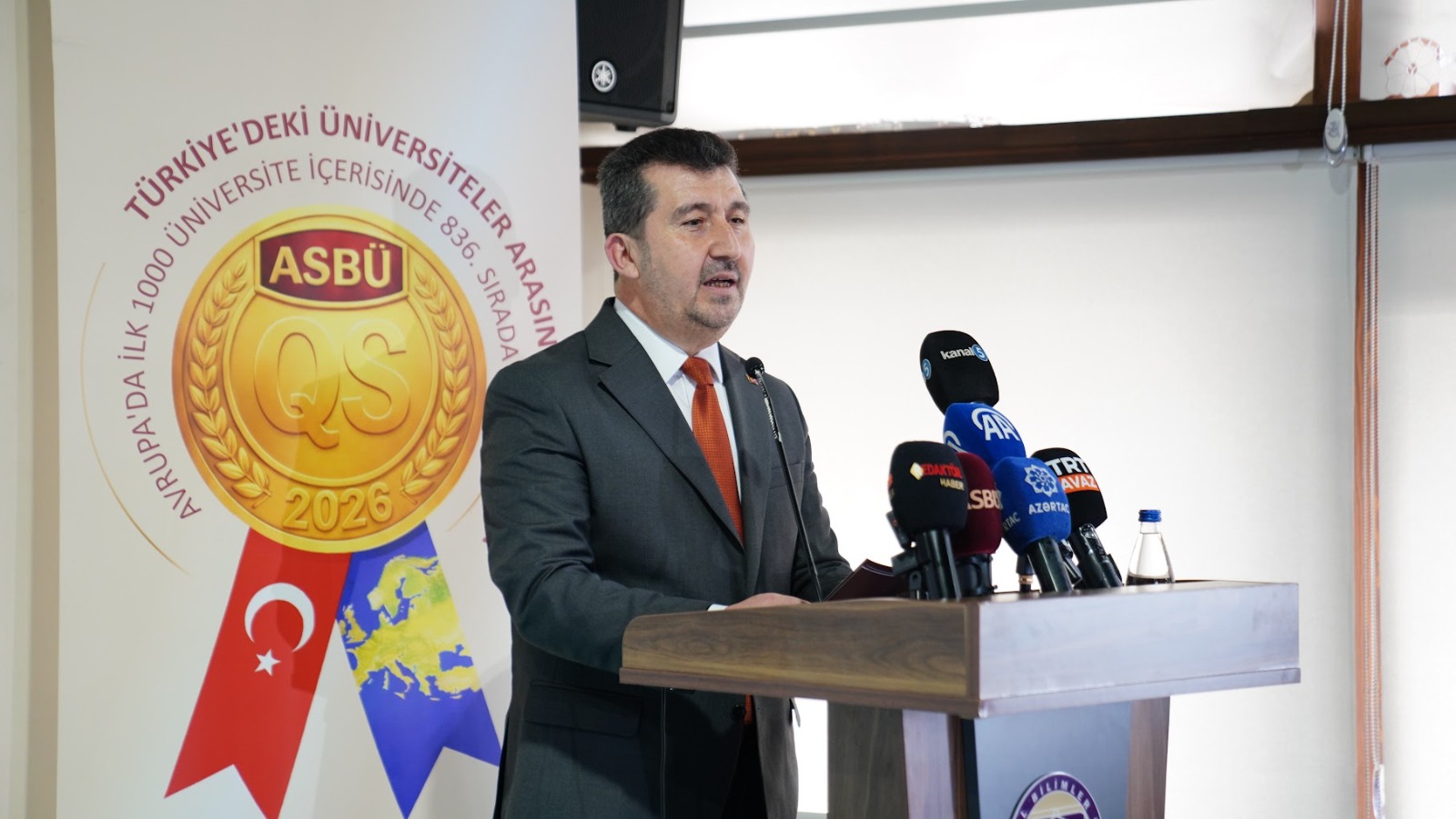 ASBÜ’de “Bölgesel Krizler ve Türkiye” Söyleşisi: Küresel Dönüşüm ve Güç Dengeleri Akademik Zeminde Ele Alındı