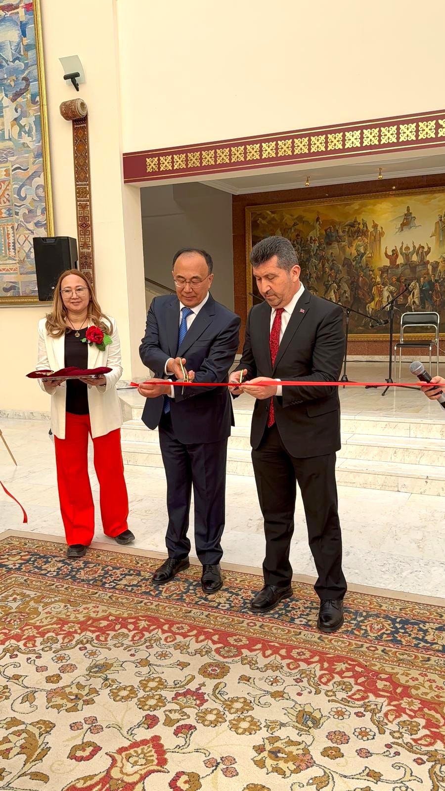 L.N. Gumilyov Avrasya Ulusal Üniversitesinde Sergi Açılışı Gerçekleştirildi