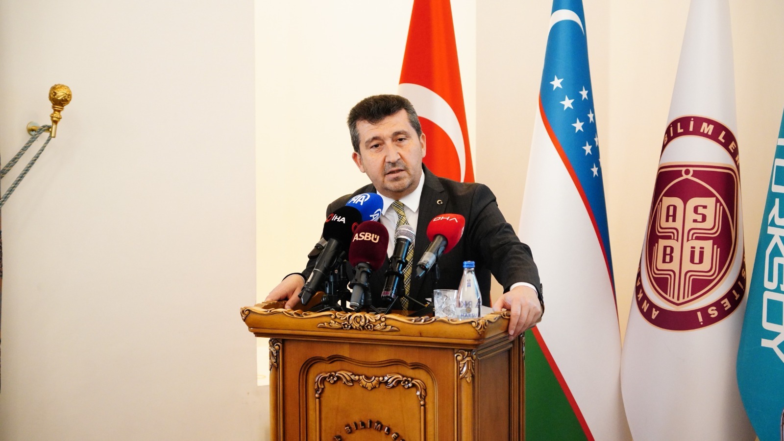 “Emir Timur’un Doğumunun 690. Yılı Vesilesiyle Türkiye–Özbekistan İlişkileri” Paneli ASBÜ’de Gerçekleştirildi