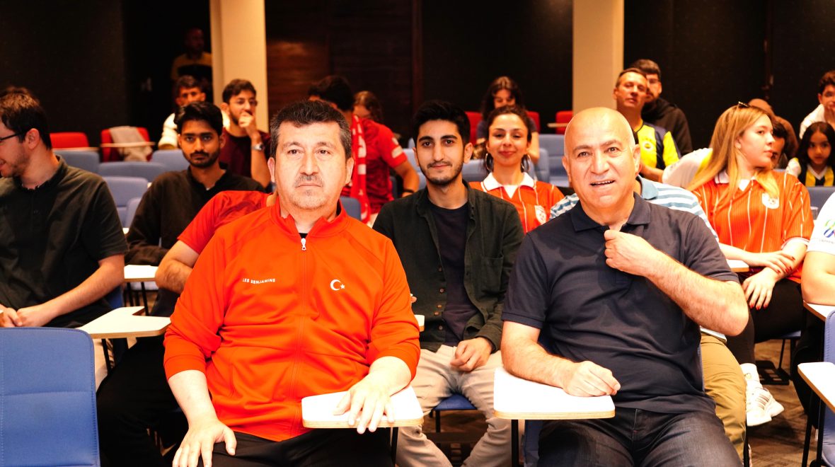 ASBÜ’de Millî Maç Heyecanı Birlikte Yaşandı