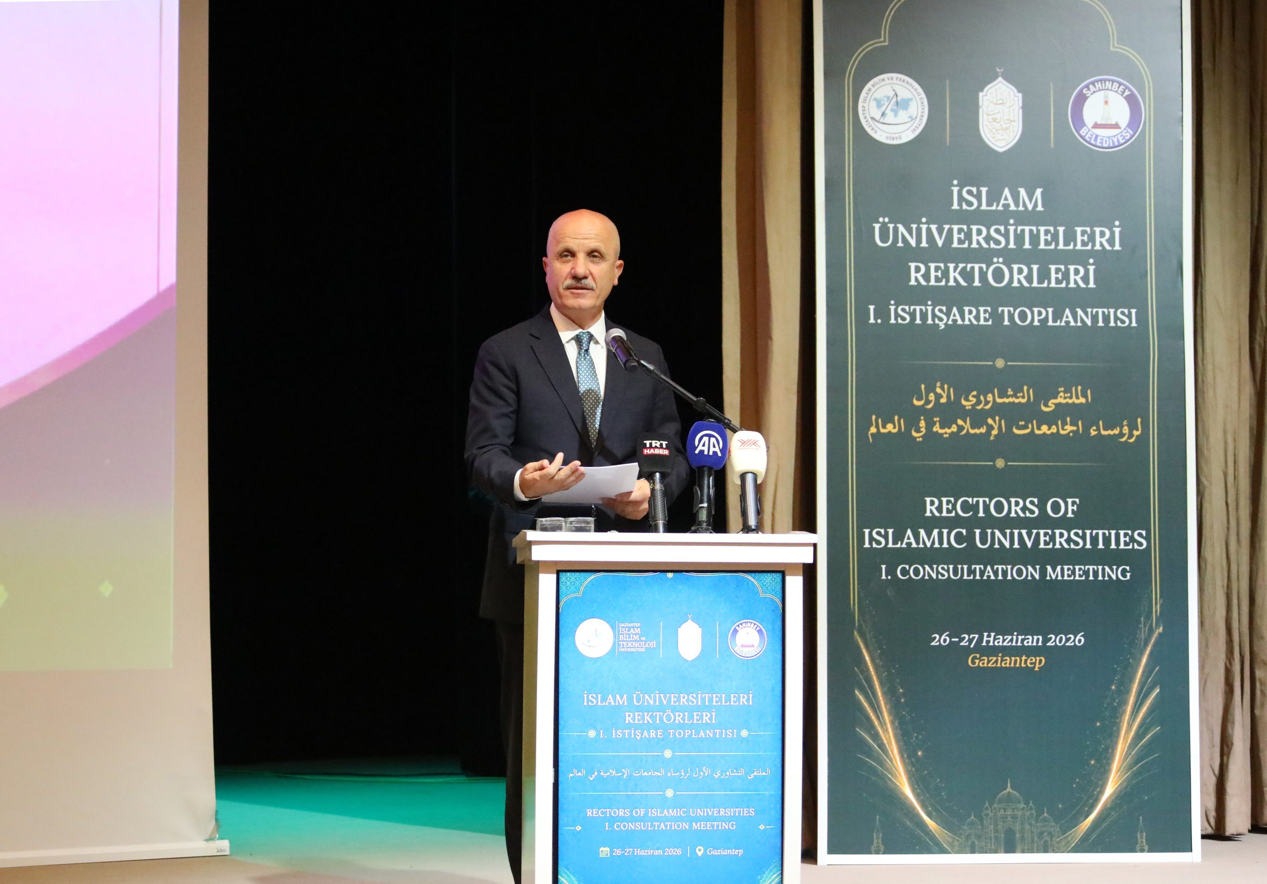 YÖK Başkanı Prof. Dr. Erol Özvar’dan Gaziantep’te Tarihî Çağrı: 41 Ülkeden 73 Üniversite “İslam Üniversiteleri İttifakı” İçin Bir Araya Geldi