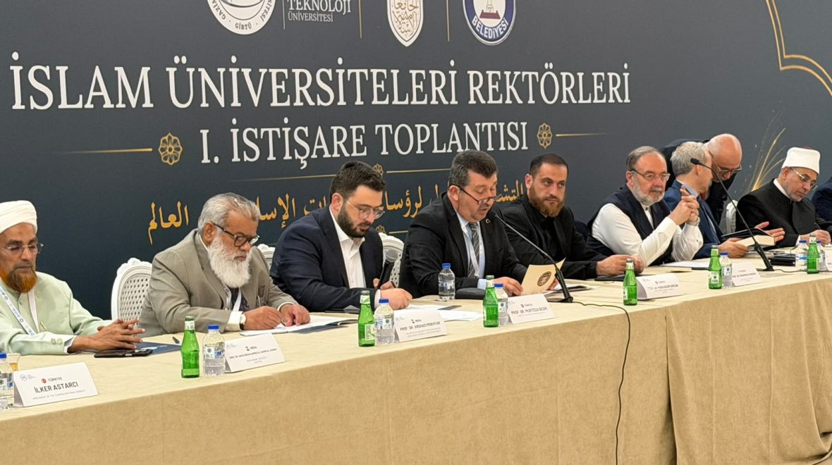 ASBÜ Rektörü Prof. Dr. Musa Kazım Arıcan İslam Üniversiteleri Rektörleri I. İstişare Toplantısı’na Katıldı: “Bilgiyi Hikmetle, Akademiyi Diplomasiyle Buluşturuyoruz”