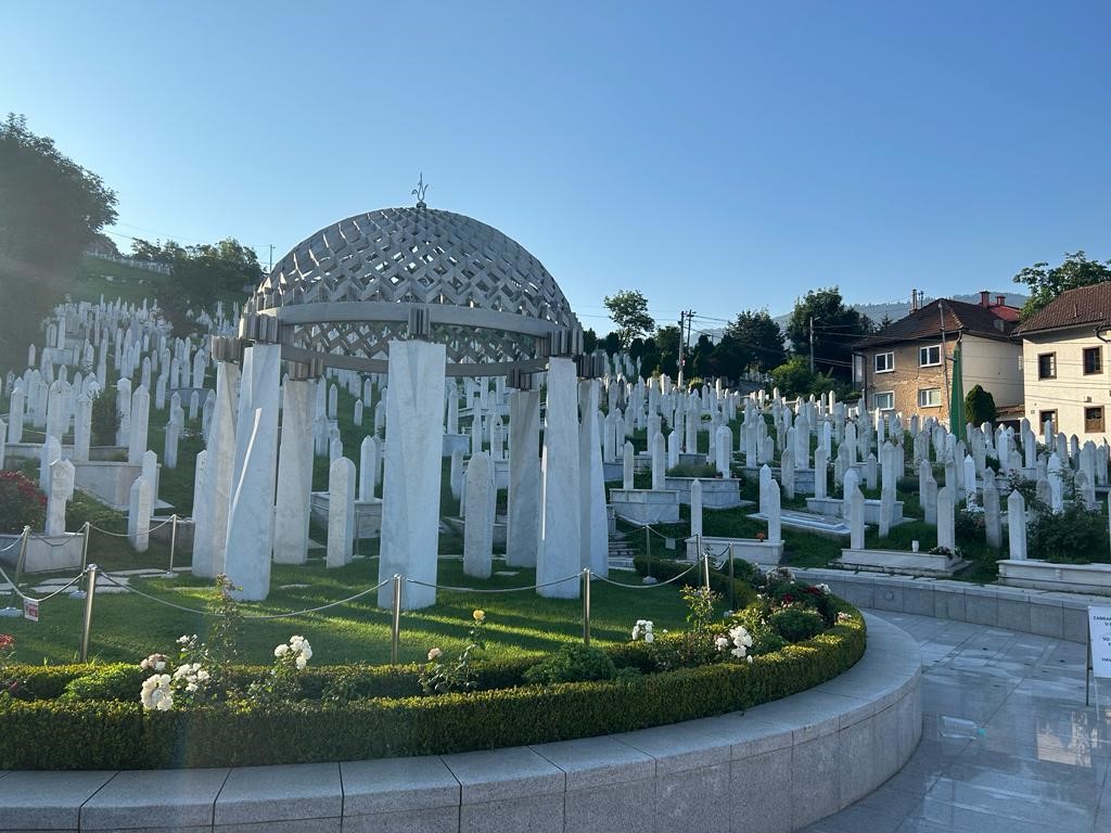 SREBRENİTSA’DAN BUGÜNE İNSANLIĞIN VİCDAN İMTİHANI