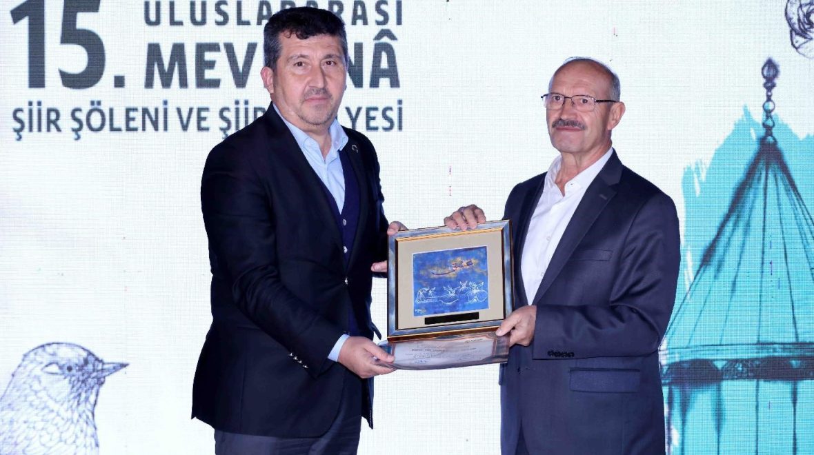 Dolunay, Kubbe-i Hadrâ ve Sözün Vatanı