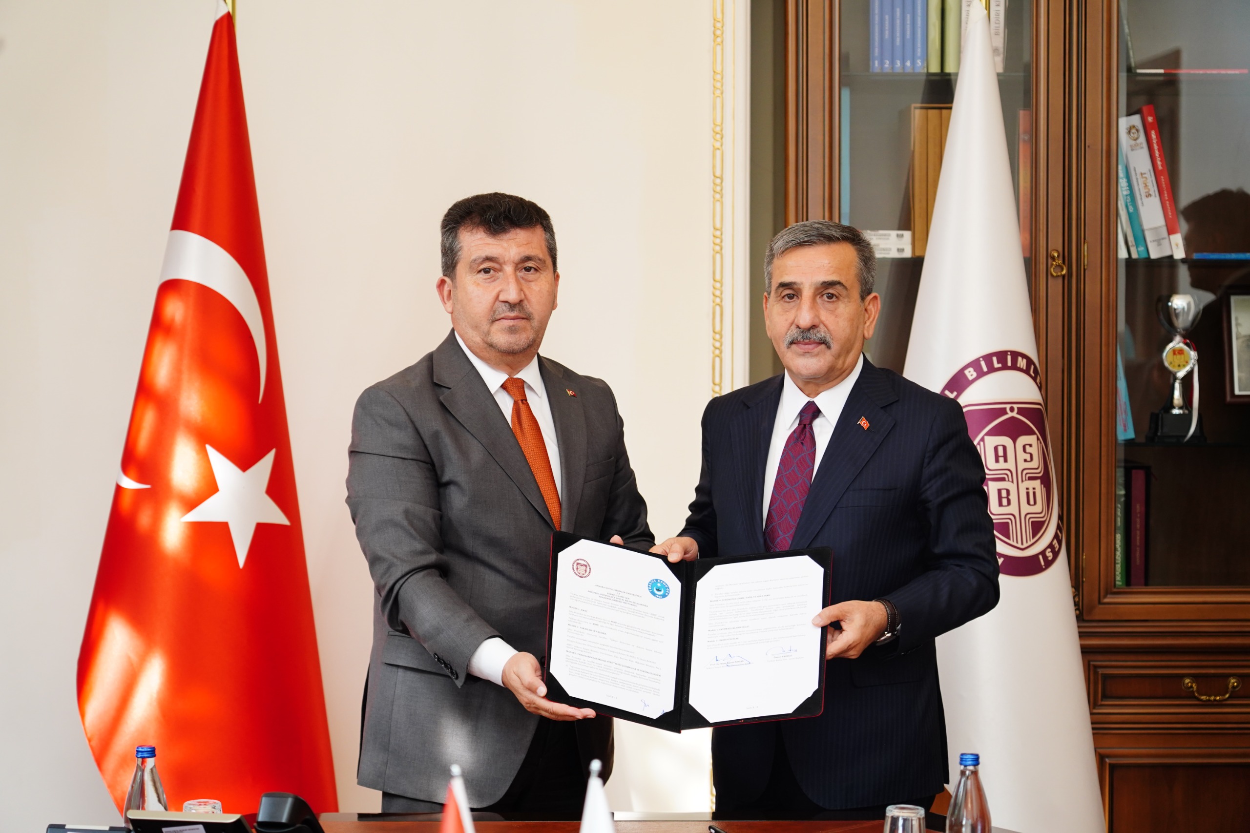 ASBÜ ile Türkiye Kamu-Sen Arasında Sosyal Bilimler Alanında Akademik İş Birliği Protokolü İmzalandı