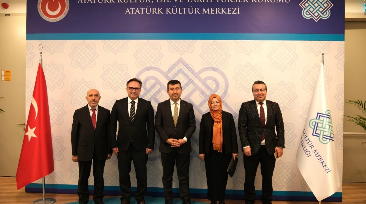 ASBÜ ve Atatürk Kültür Merkezi Yönetimi Bir Araya Geldi
